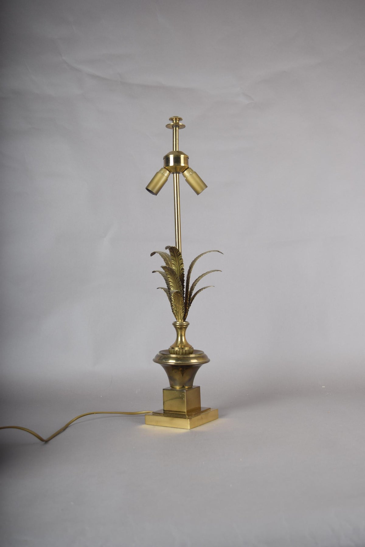 Vintage Brass Palm Frond Table Lamp, Urn Form, Dual Socket — Hollywood Regency Style, 1960s