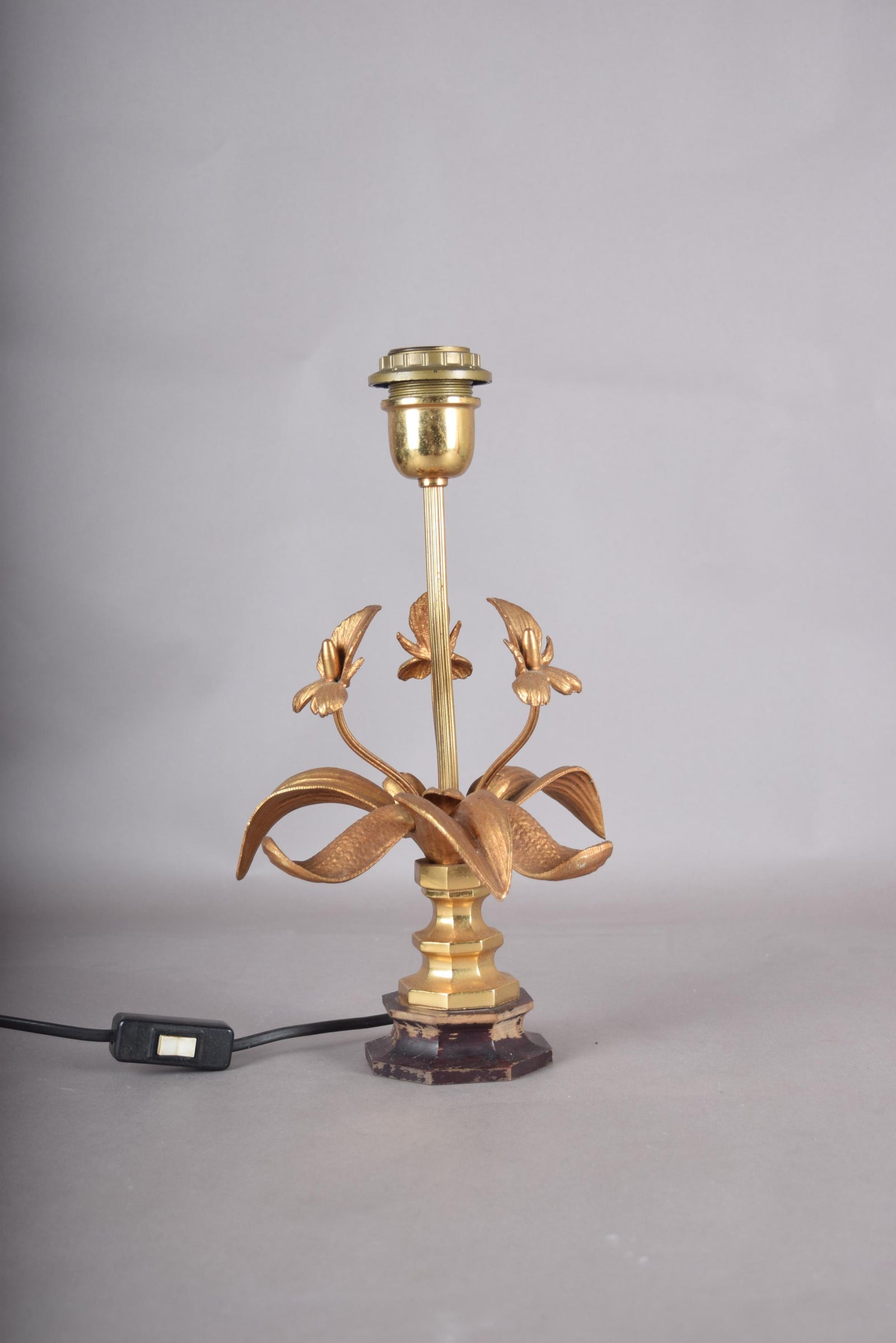 Vintage Brass Table Lamp, Floral and Leaf Motif, Wooden Base, 1970s