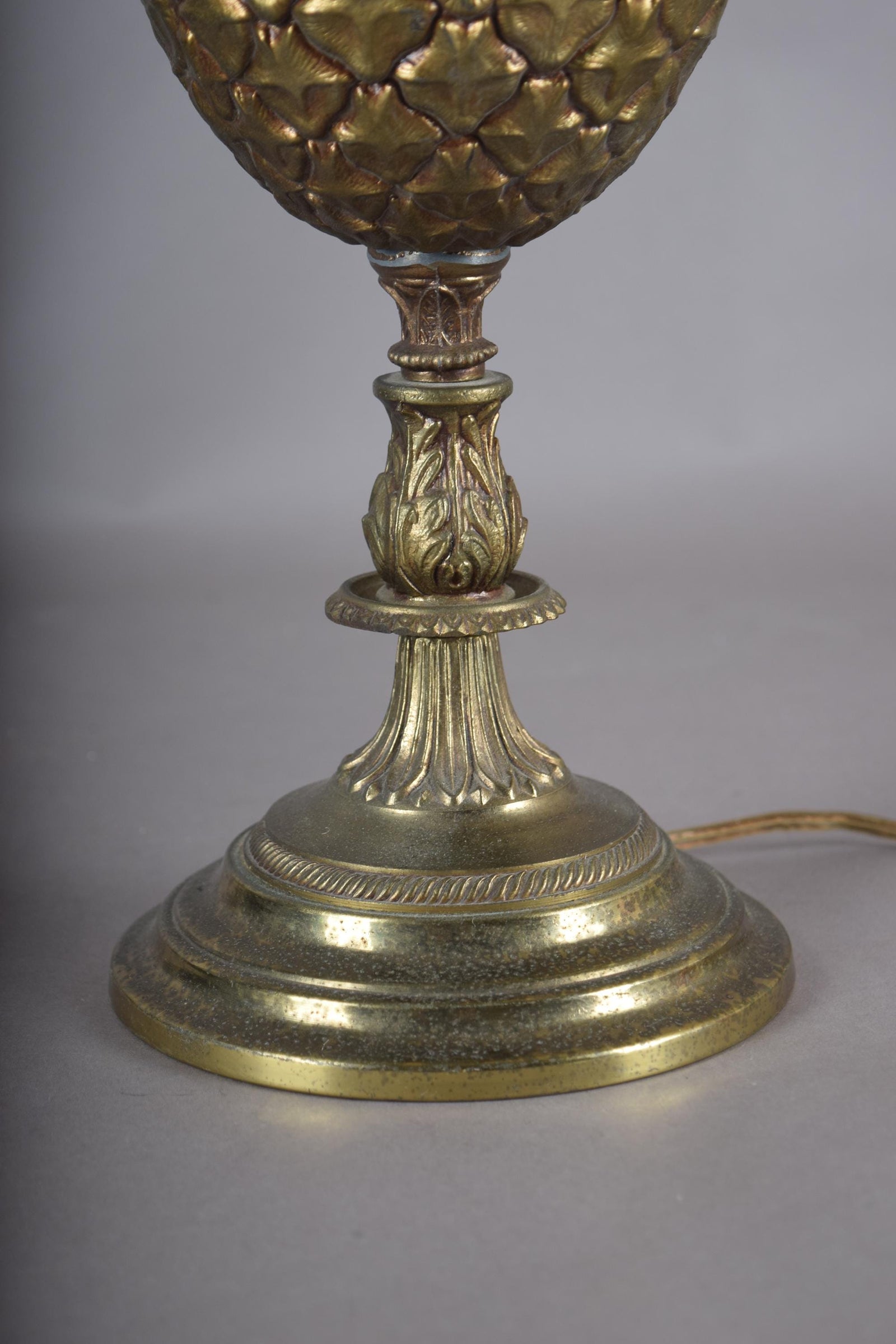Vintage Brass Pineapple Table Lamp | Classic Hospitality Symbol | Gold-Tone Statement Lighting | Circa 1950s