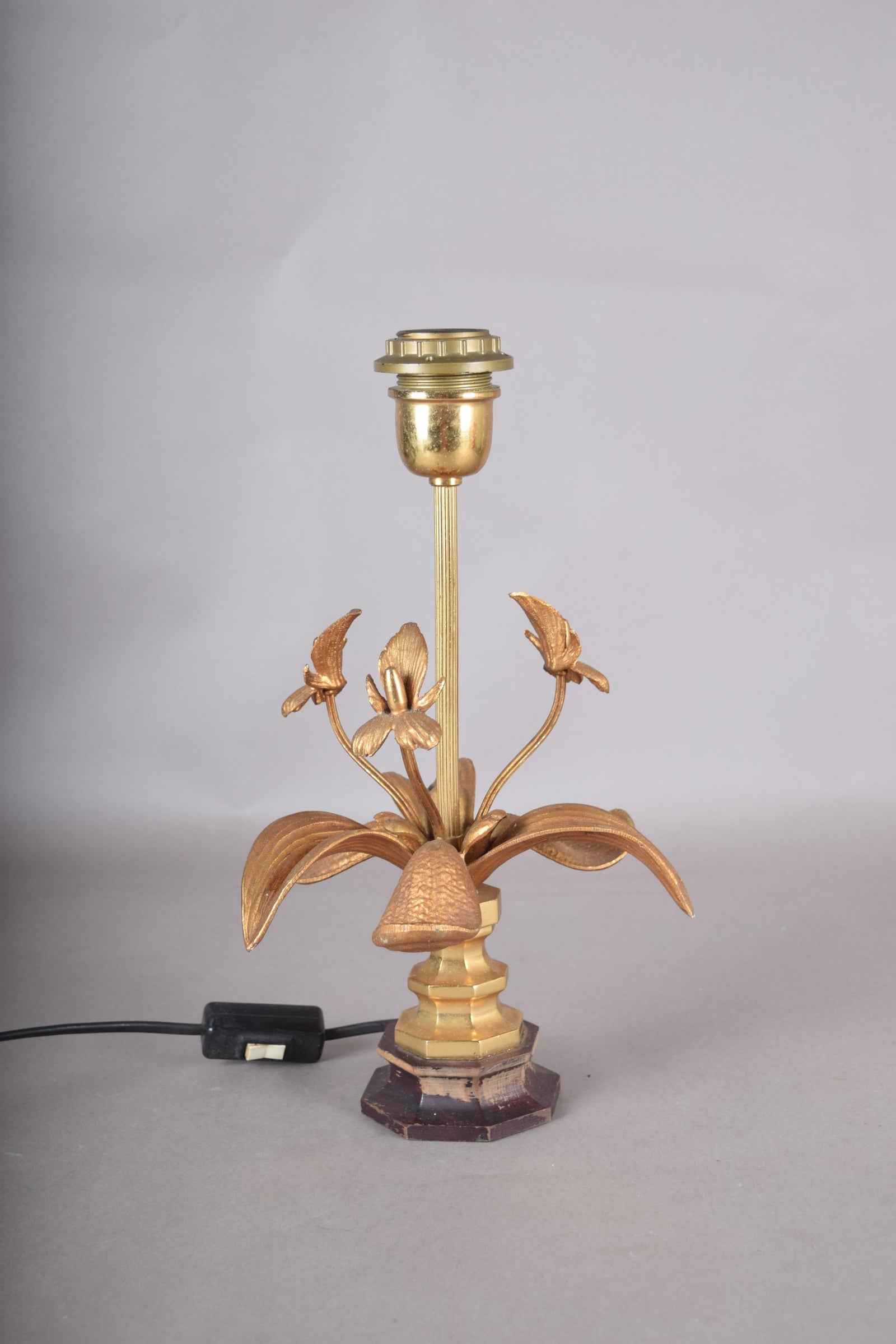 Vintage Brass Table Lamp, Floral and Leaf Motif, Wooden Base, 1970s
