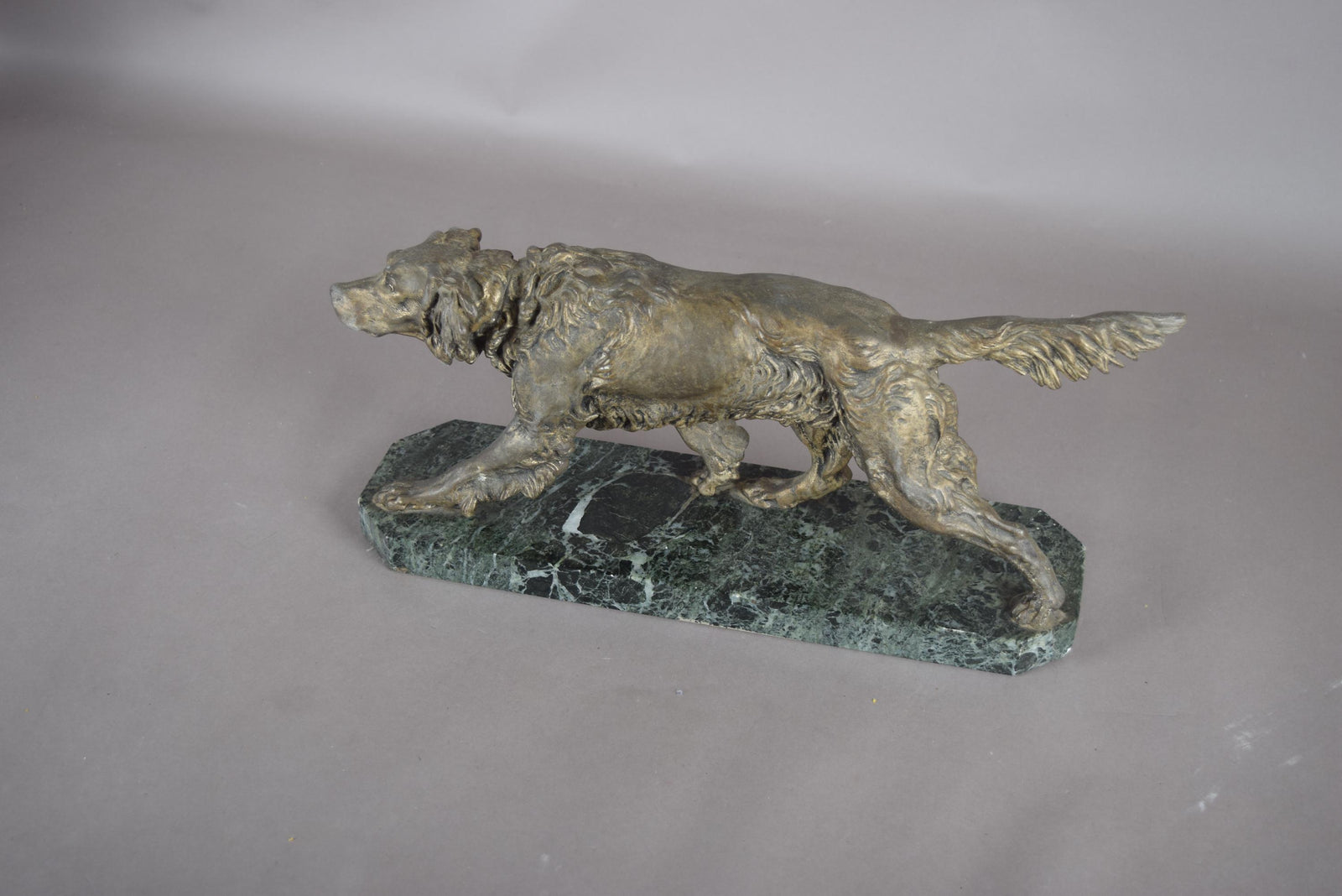 Vintage Patinated Spelter English Setter Dog Sculpture, Green Marble Base, Animalier Style, 1930s