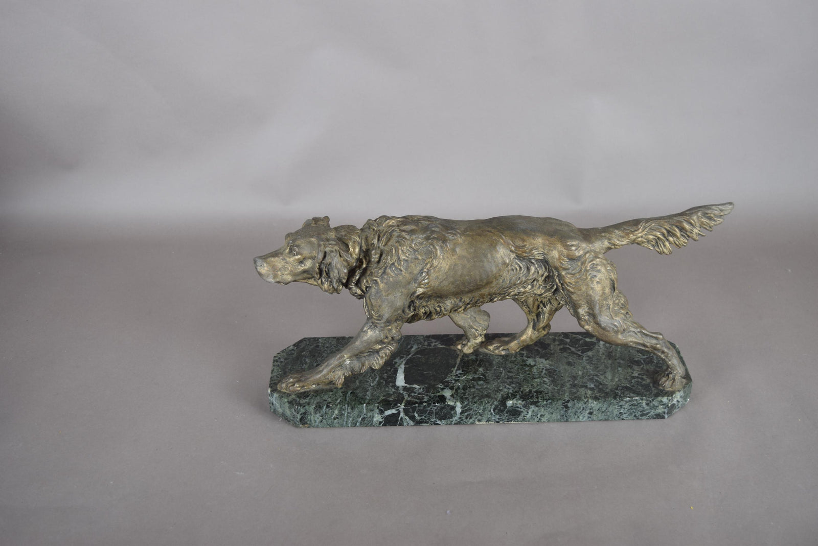 Vintage Patinated Spelter English Setter Dog Sculpture, Green Marble Base, Animalier Style, 1930s