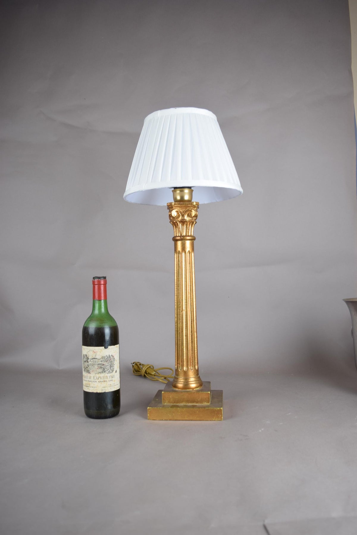 Vintage Italian Neoclassical Style Gilt Wood Column Table Lamp