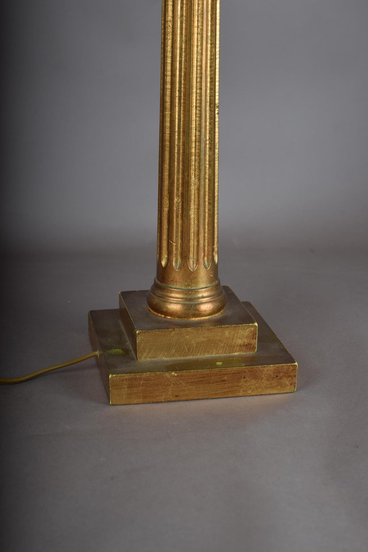 Vintage Italian Neoclassical Style Gilt Wood Column Table Lamp