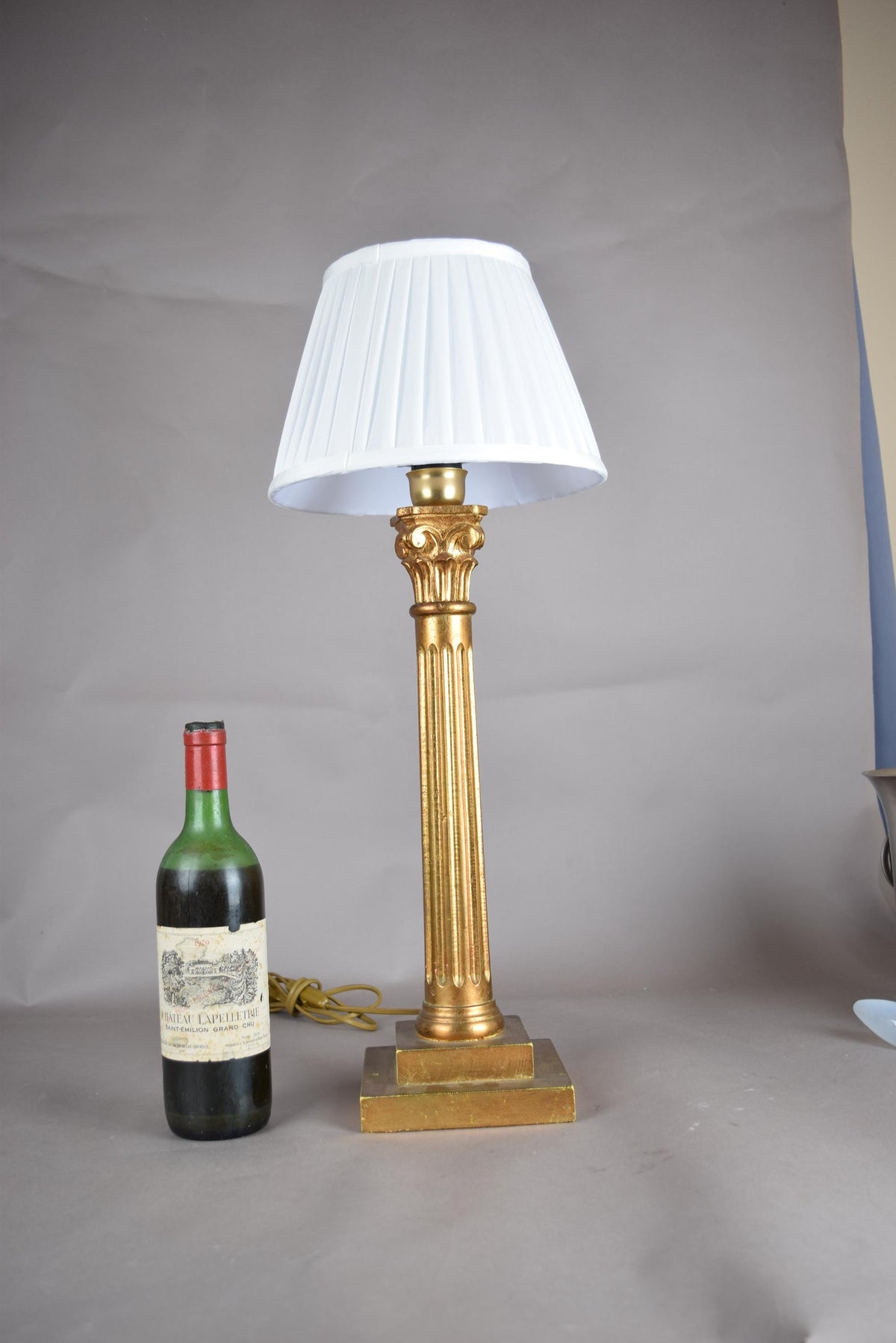 Vintage Italian Neoclassical Style Gilt Wood Column Table Lamp