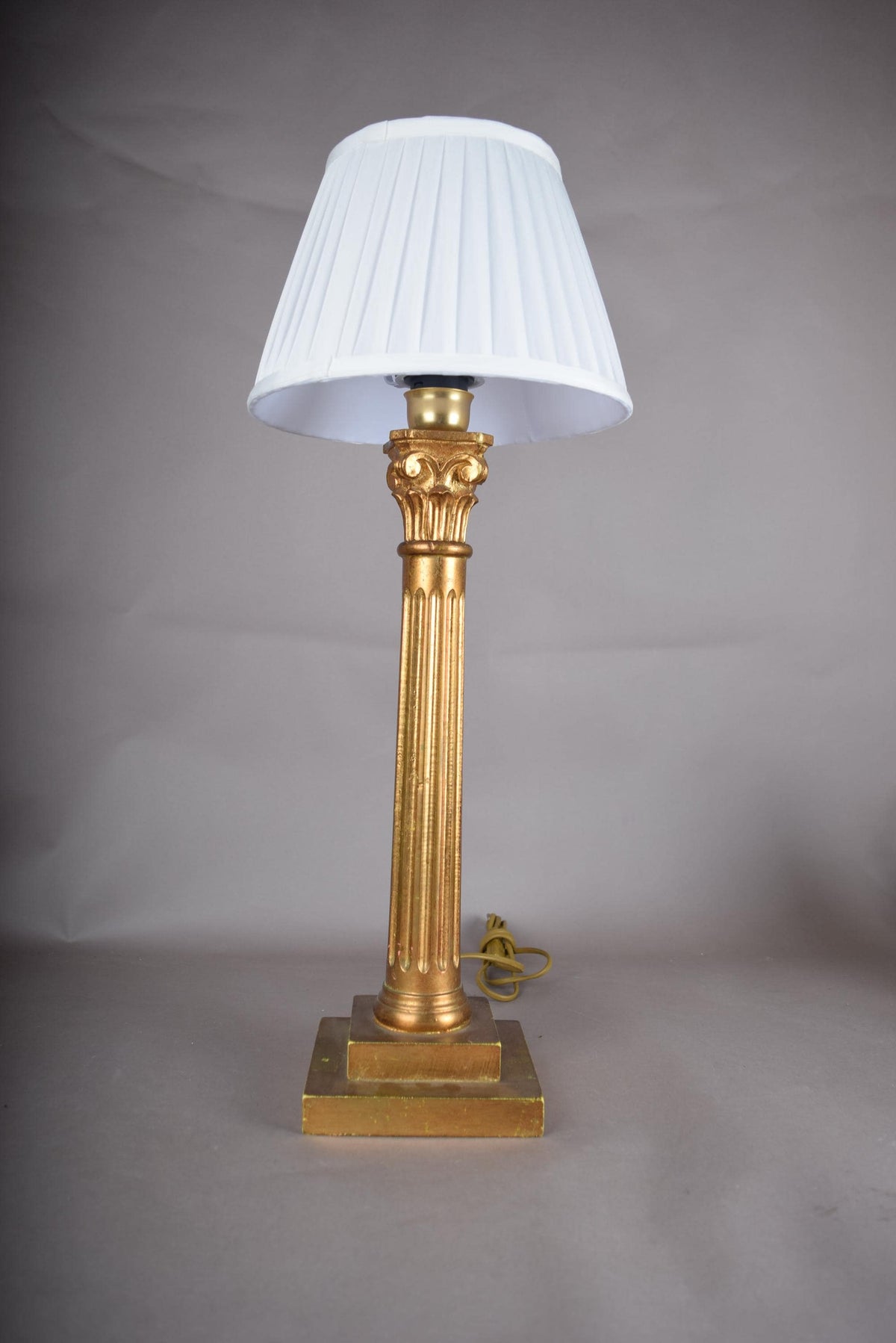 Vintage Italian Neoclassical Style Gilt Wood Column Table Lamp