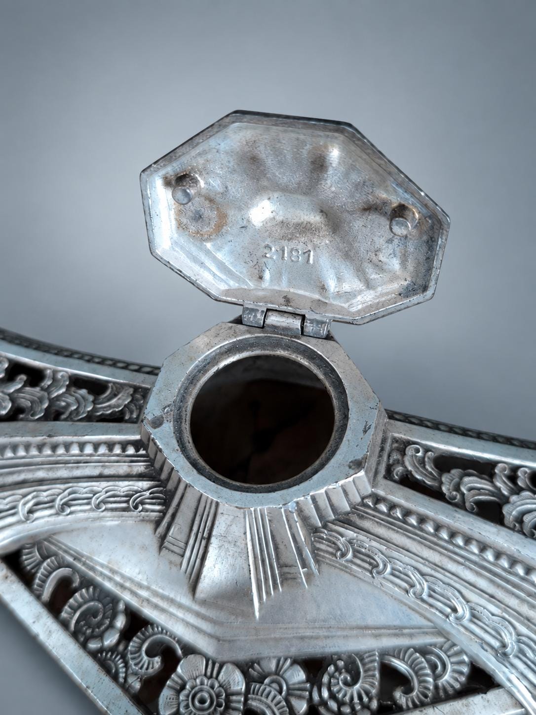 Antique French Art Deco Fan-Motif Inkwell, Geometric Silver-Tone Metal — France, circa 1930