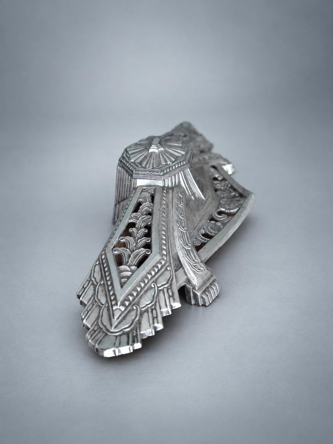 Antique French Art Deco Fan-Motif Inkwell, Geometric Silver-Tone Metal — France, circa 1930