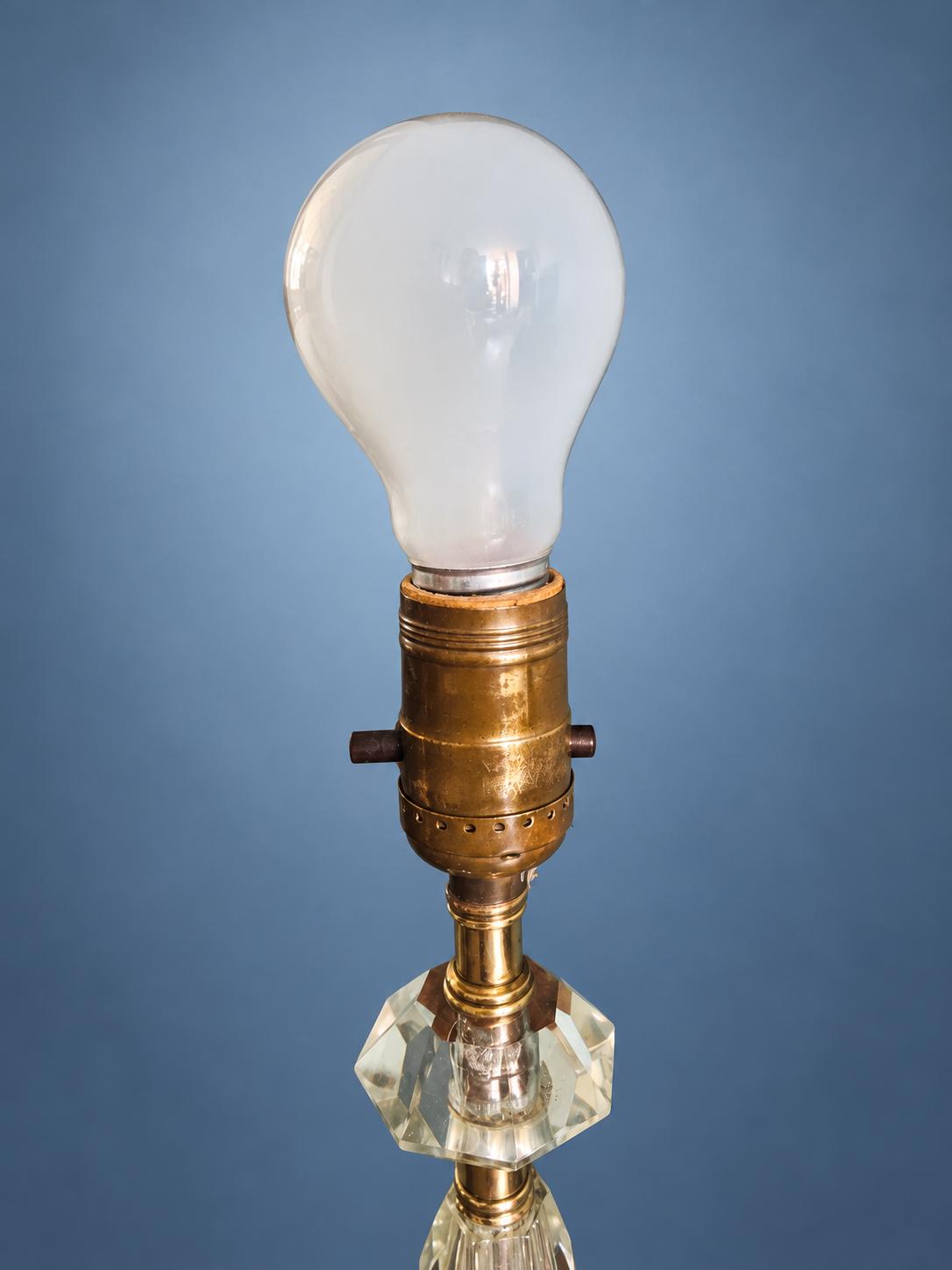 Vintage Hollywood Regency Style Table Lamp, Faceted Glass and Brass-Tone Stem on Square Veined Stone Base