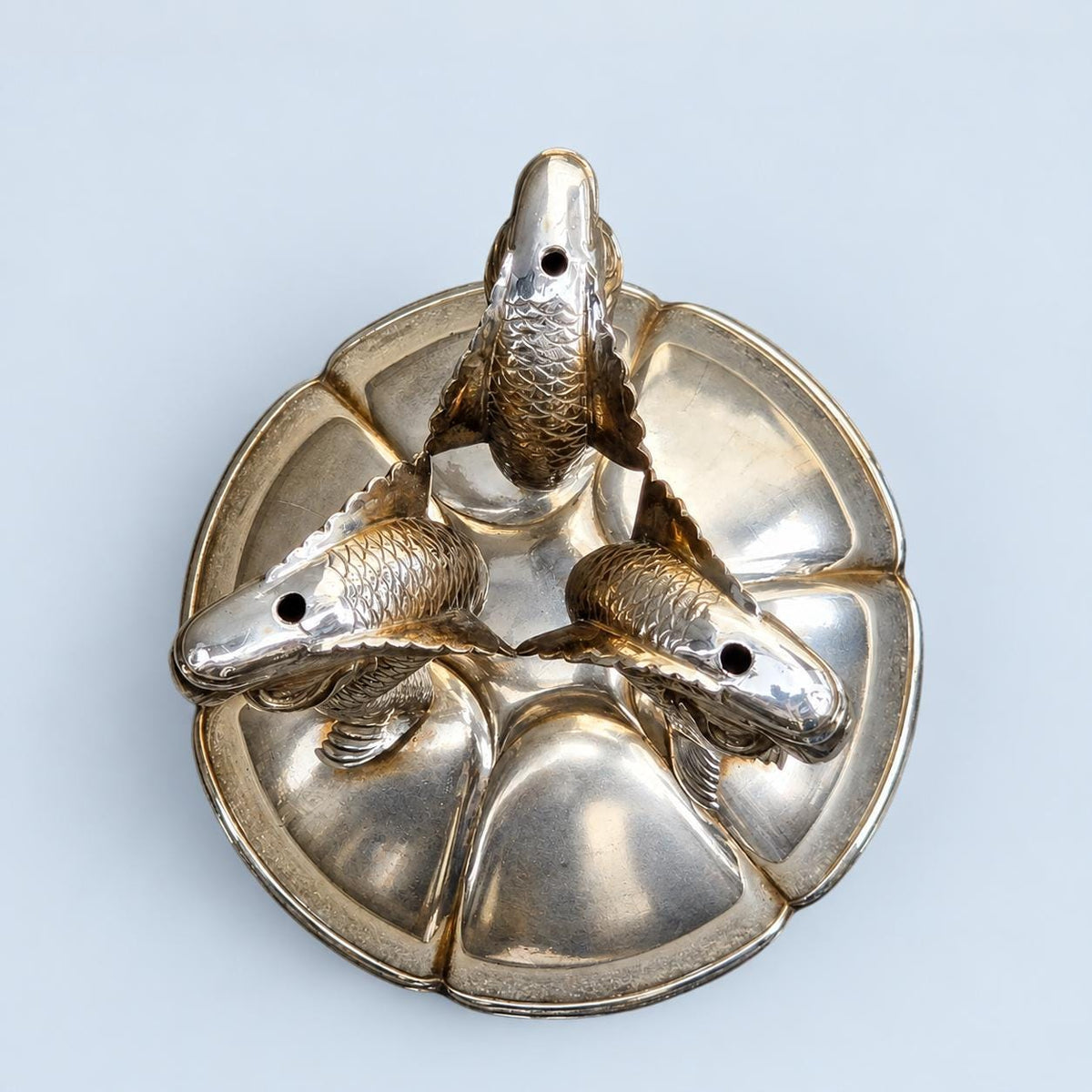 Vintage Dolphin Centerpiece Bowl, Silver-Tone Metal Fruit Stand on Three Sculptural Dolphins, Lobed Bowl, 24 cm