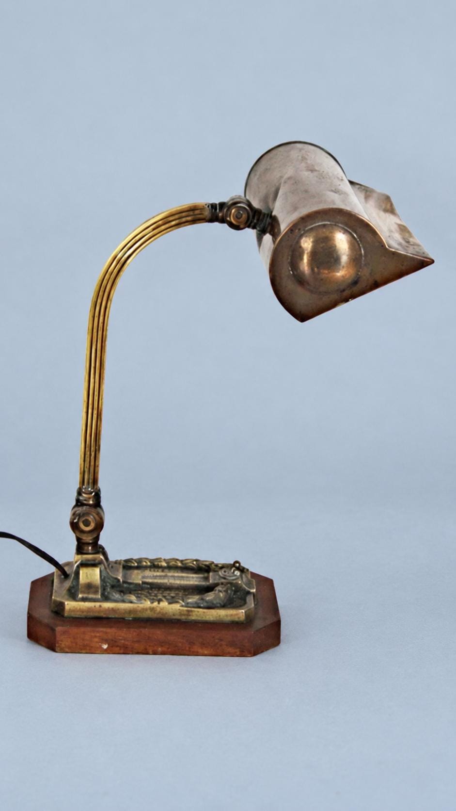 Vintage Banker's Desk Lamp, Attributed 1930s–40s, Brass-Tone Metal Hood and Reeded Arm on Wooden Base, 35 cm