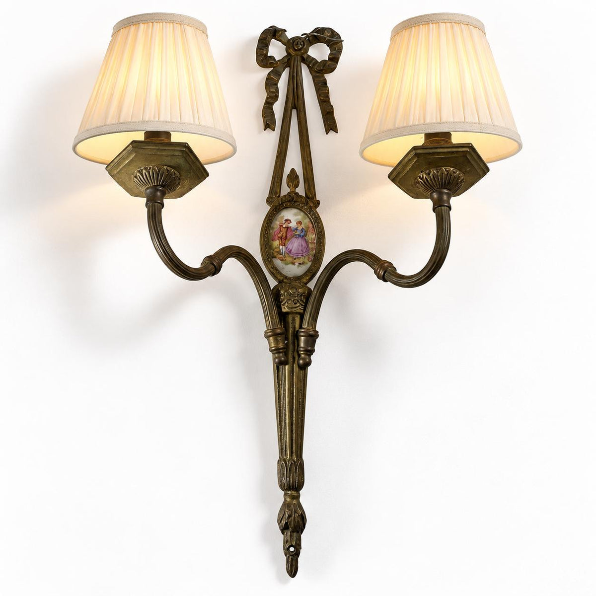 Vintage Single Louis XVI Style Brass-Tone Two-Arm Wall Sconce with Ribbon Bow and Ceramic Medallion after Fragonard