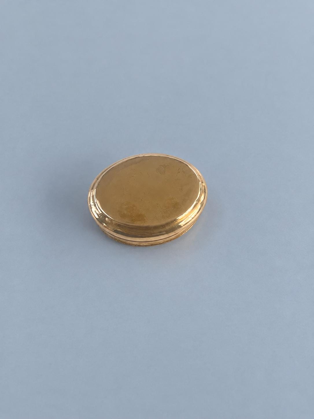 Vintage 1920s–30s Small Oval Brass-Tone Box with Slip-On Lid