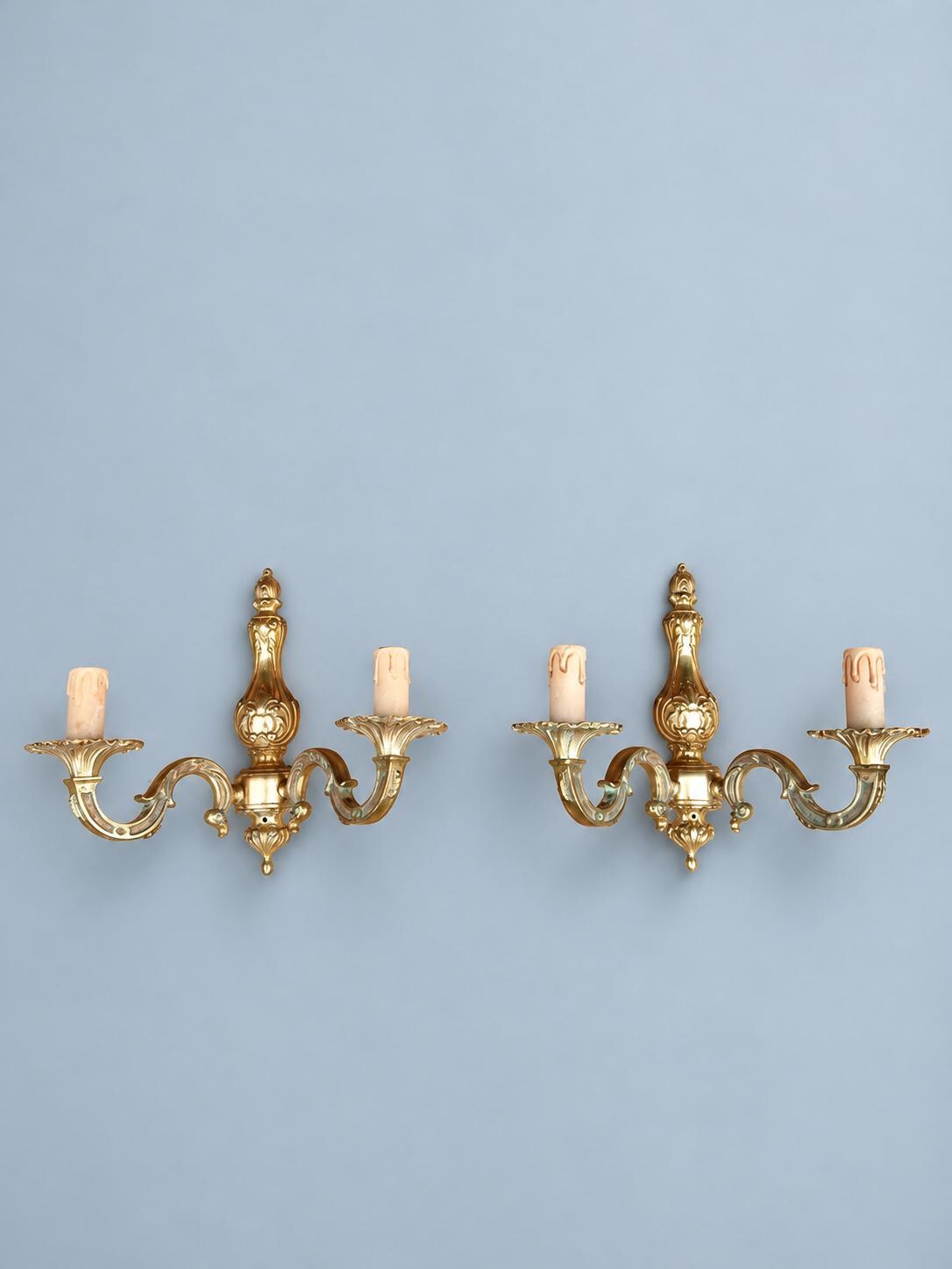 Vintage Pair of Louis XV Rocaille Style Wall Sconces, Attributed Mid-20th Century, Gilt Metal with Two Candle Lights Each, 30 cm