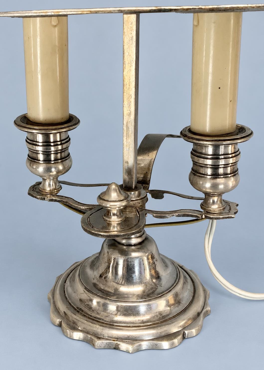 Antique French Two-Light Bouillotte Lamp, Silver-Plated Bronze, Dark Green Tole Shade, Scalloped Base, 46 cm