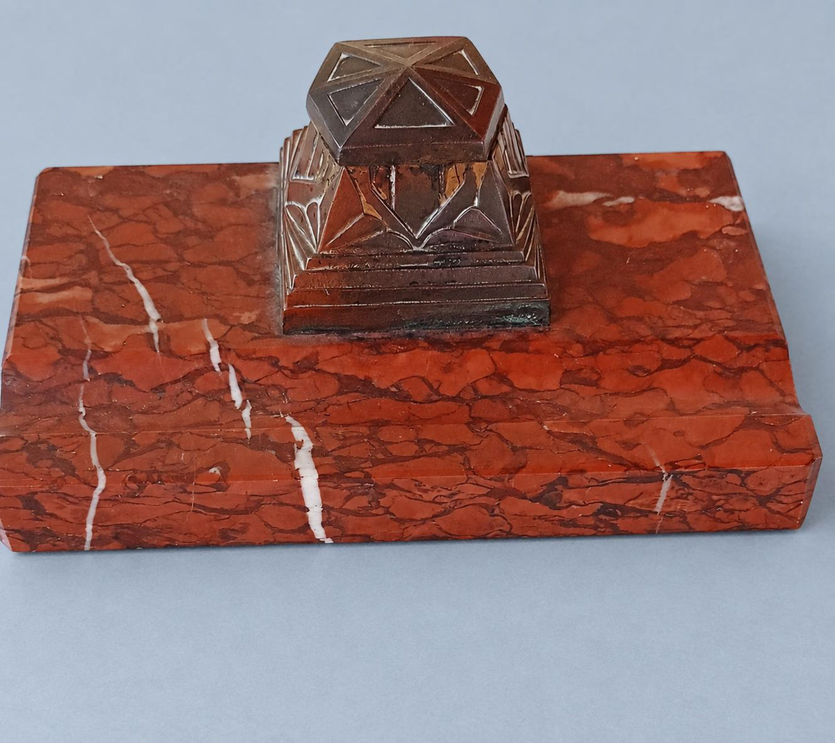 Vintage Art Deco Bronze-Tone Desk Inkwell with Stepped Faceted Lid on Red Marble-Effect Base
