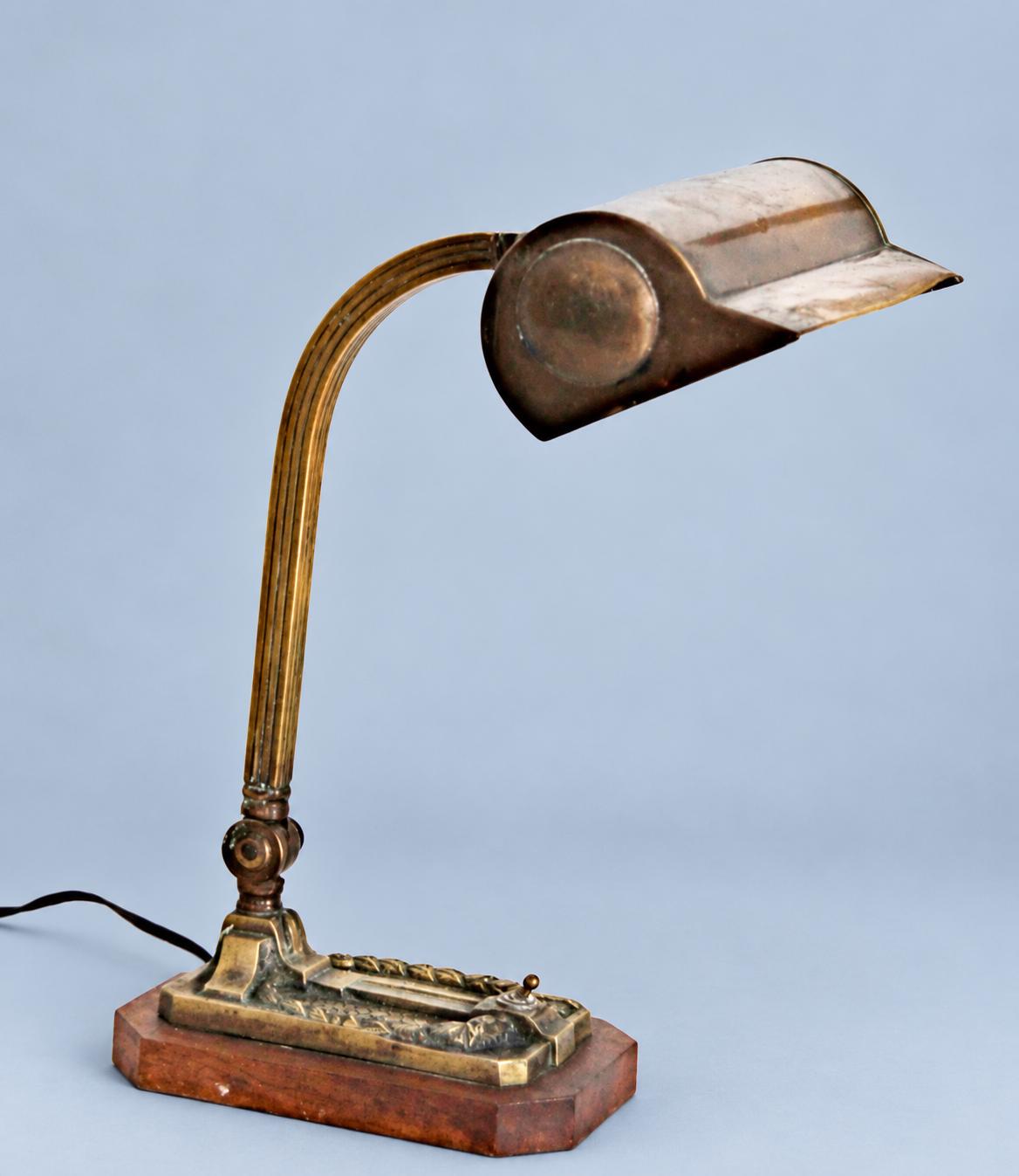 Vintage Banker's Desk Lamp, Attributed 1930s–40s, Brass-Tone Metal Hood and Reeded Arm on Wooden Base, 35 cm
