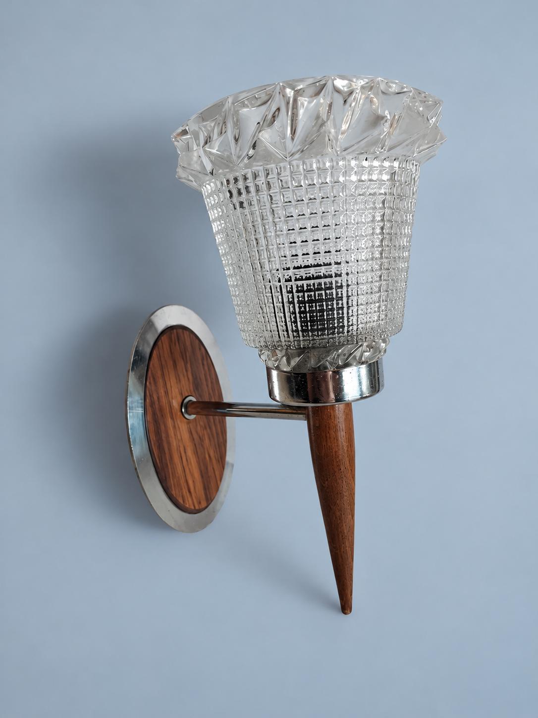 Vintage Mid-Century Wall Sconce, Wood and Chrome-Finish Torch Form with Textured Glass Tulip Shade, 22.5 cm