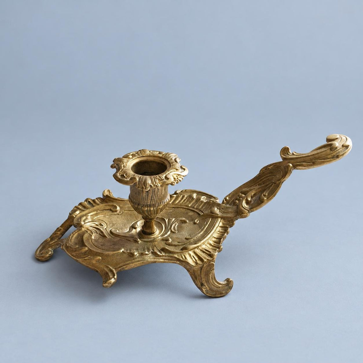 Vintage Louis XV Rocaille Style Gilt Metal Chamberstick, Hand Candle Holder with Scrolled Handle, 23 cm