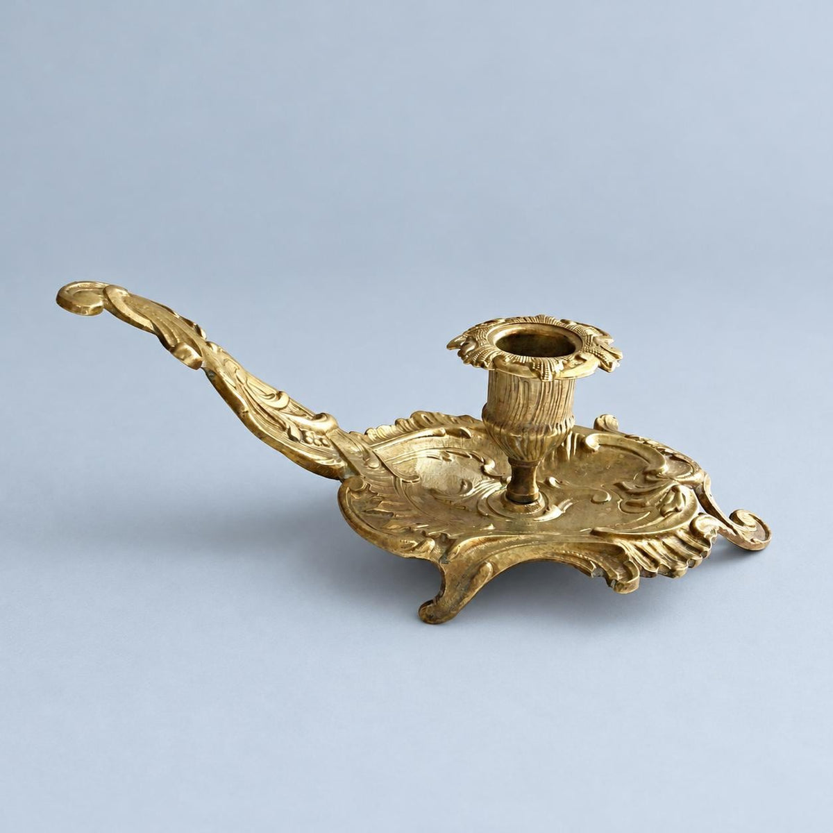 Vintage Louis XV Rocaille Style Gilt Metal Chamberstick, Hand Candle Holder with Scrolled Handle, 23 cm