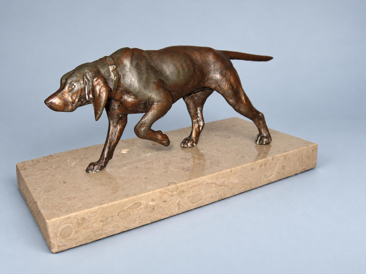 Vintage Hunting Dog Sculpture Following a Scent, Patinated Metal Hound on Beige Marble Base, 20.5 cm