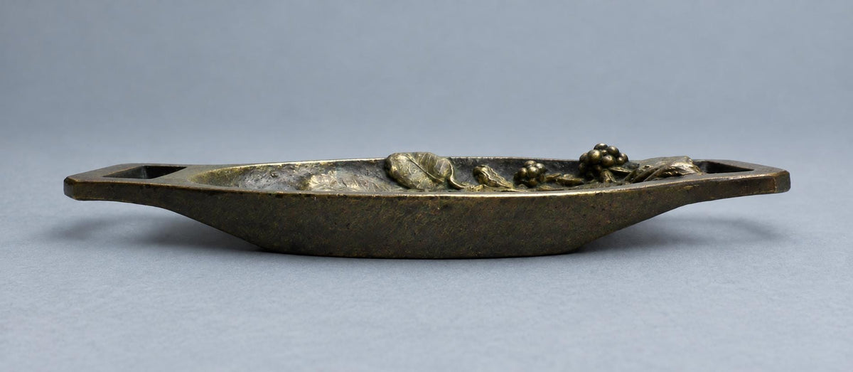 Vintage Art Nouveau Style Vide-Poche Signed M. Arvisenet, Patinated Metal Dish with Blackberry Branch Relief, 12.5 cm
