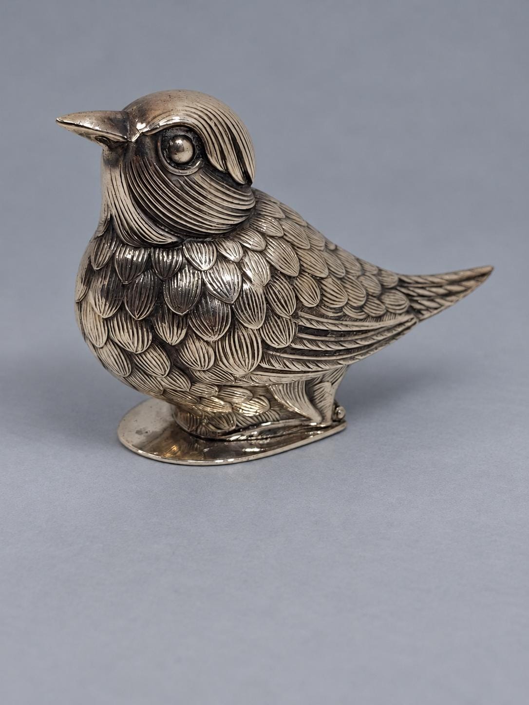 Vintage Figural Bird Salt or Pepper Shaker, Silver-Tone Metal with Finely Chased-Look Feathers, Small Table Sculpture, 7 cm