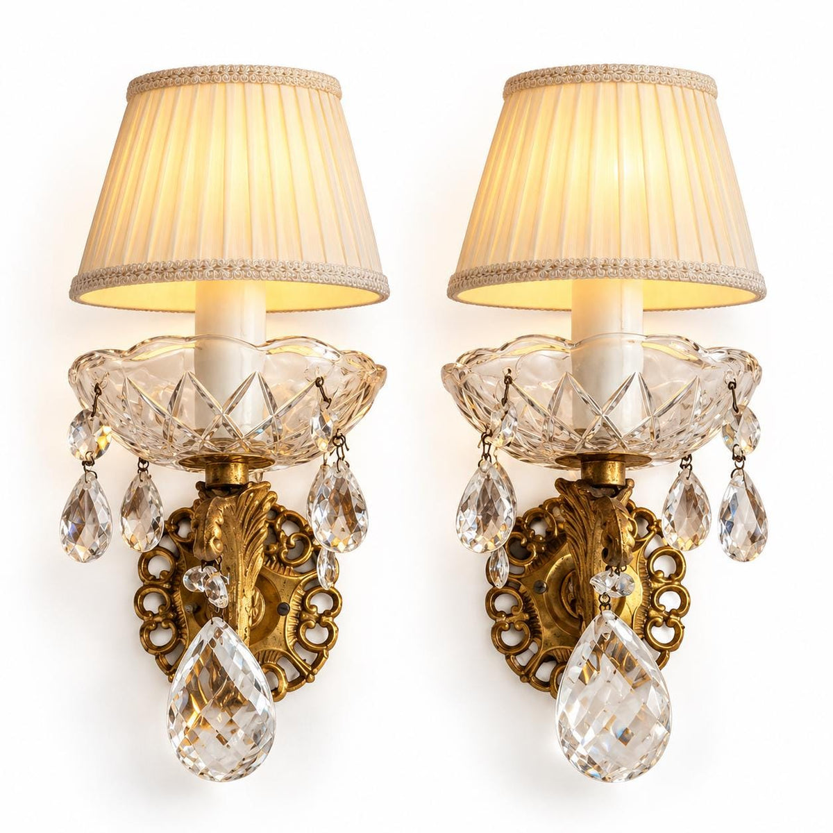 Vintage Pair of Louis XV Style Single-Light Wall Sconces, Gilt Brass with Cut Glass Drip Pans and Faceted Glass Drops, 18 cm