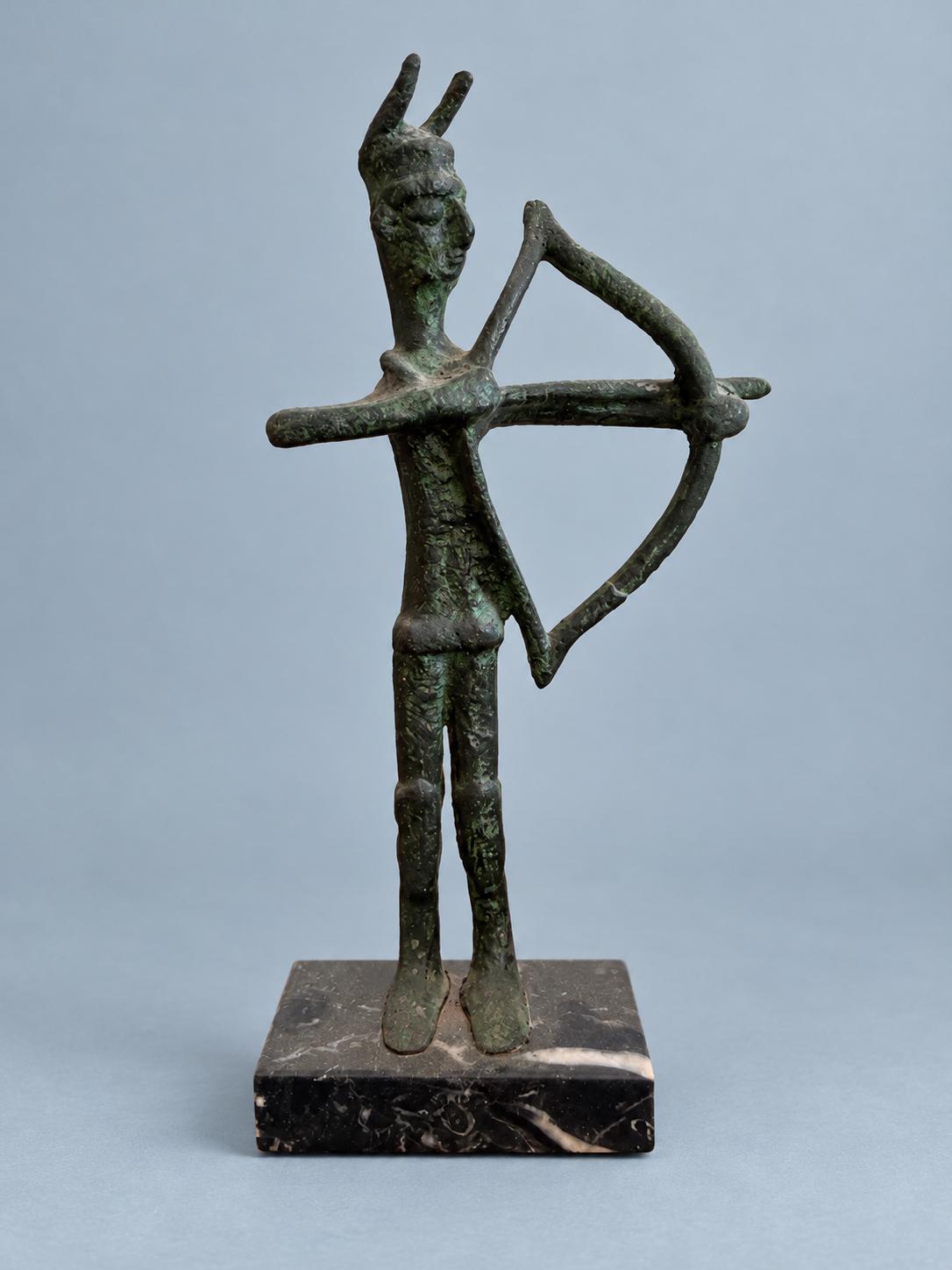 Vintage 1960s–70s Bronze Sardinian Archer Sculpture on Black Marble Base, Nuragic Bronzetto Style Warrior with Bow, Mid-Century Decor