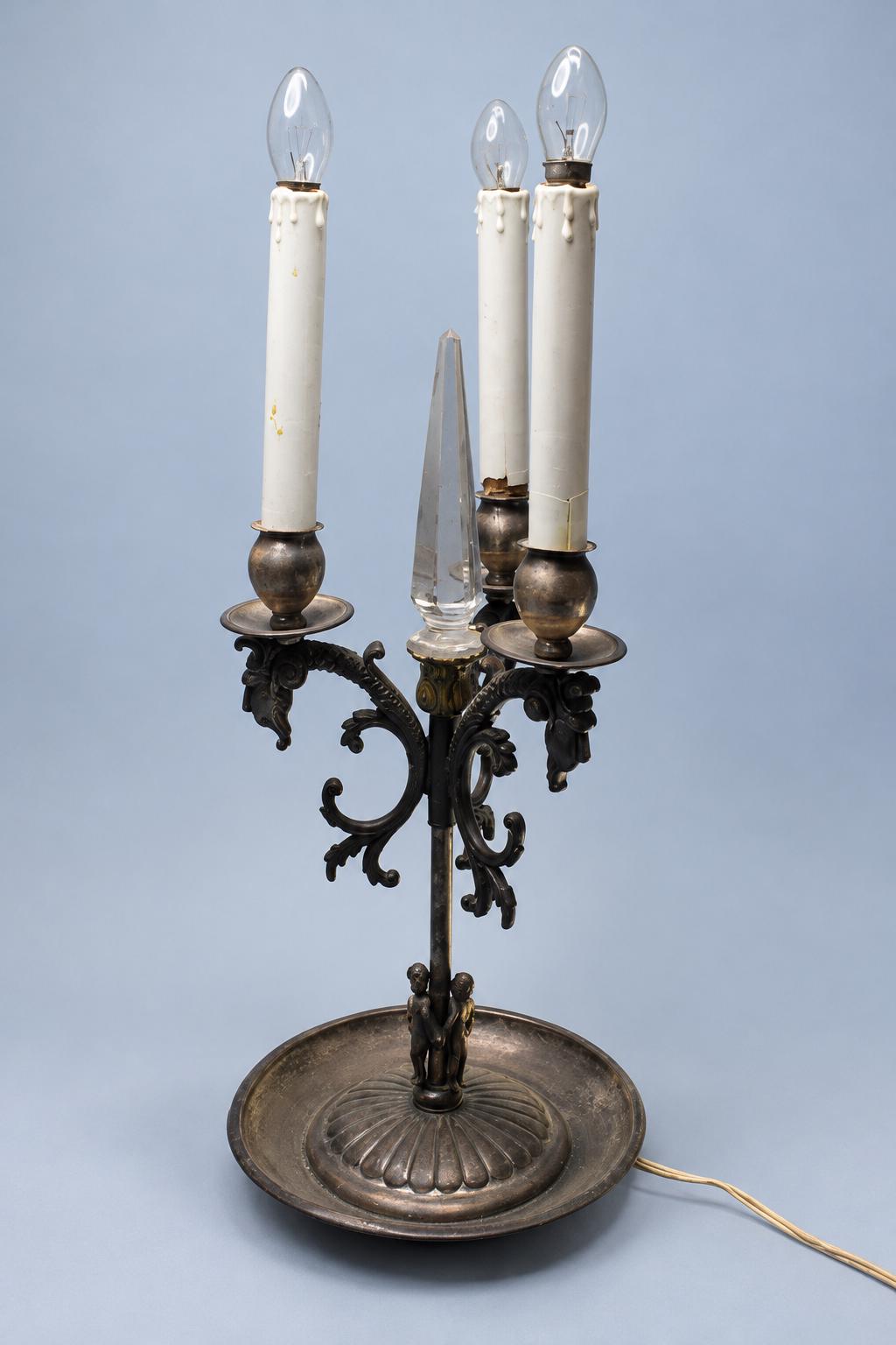 Vintage Three-Light Candelabrum Table Lamp, Silver-Tone Metal with Ram’s Head Scroll Arms, Faceted Glass Centre Spike, Gadrooned Dish Base