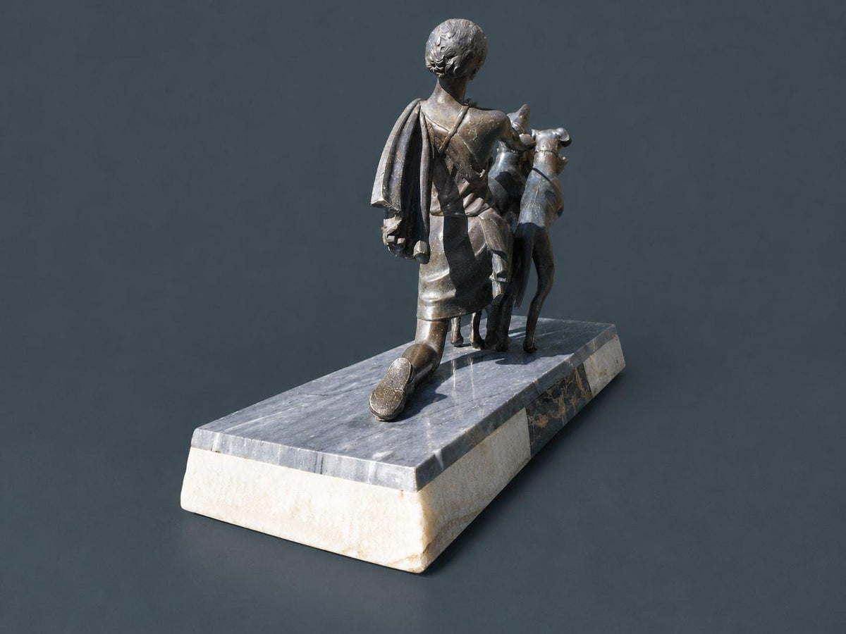 Vintage Art Deco Spelter Sculpture of a Kneeling Woman with Two Leaping Greyhounds on Marble Base, 1920s French Statue