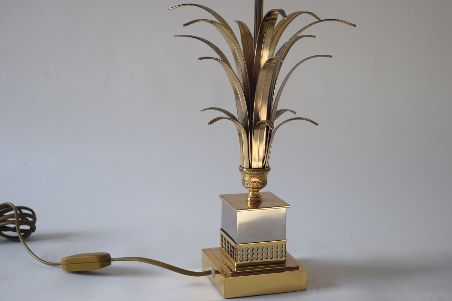 S.A Boulanger palm lamp