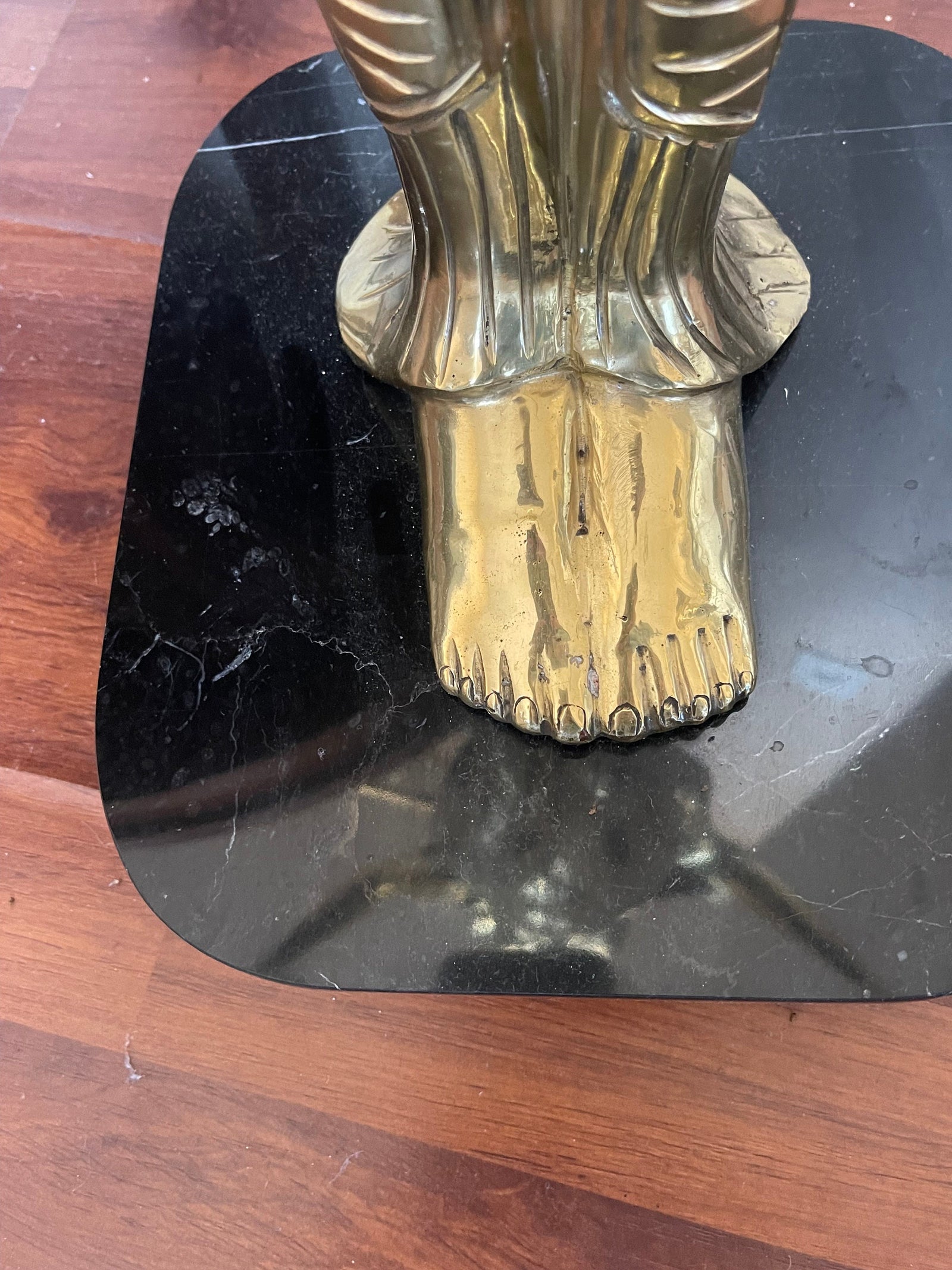 Vintage Egyptian Goddess Selket Statue – a beautifully crafted brass figurine depicting the mythological goddess of protection and healing. This Egyptian sculpture is perfect for collectors of Egyptian antiques and ancient Egypt decor.