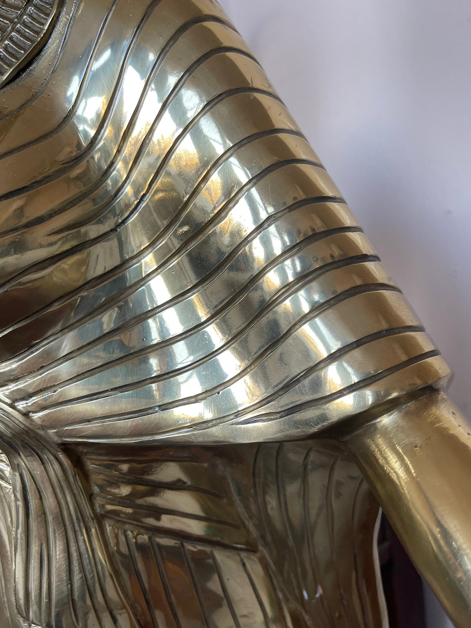 Vintage Egyptian Goddess Selket Statue – a beautifully crafted brass figurine depicting the mythological goddess of protection and healing. This Egyptian sculpture is perfect for collectors of Egyptian antiques and ancient Egypt decor.
