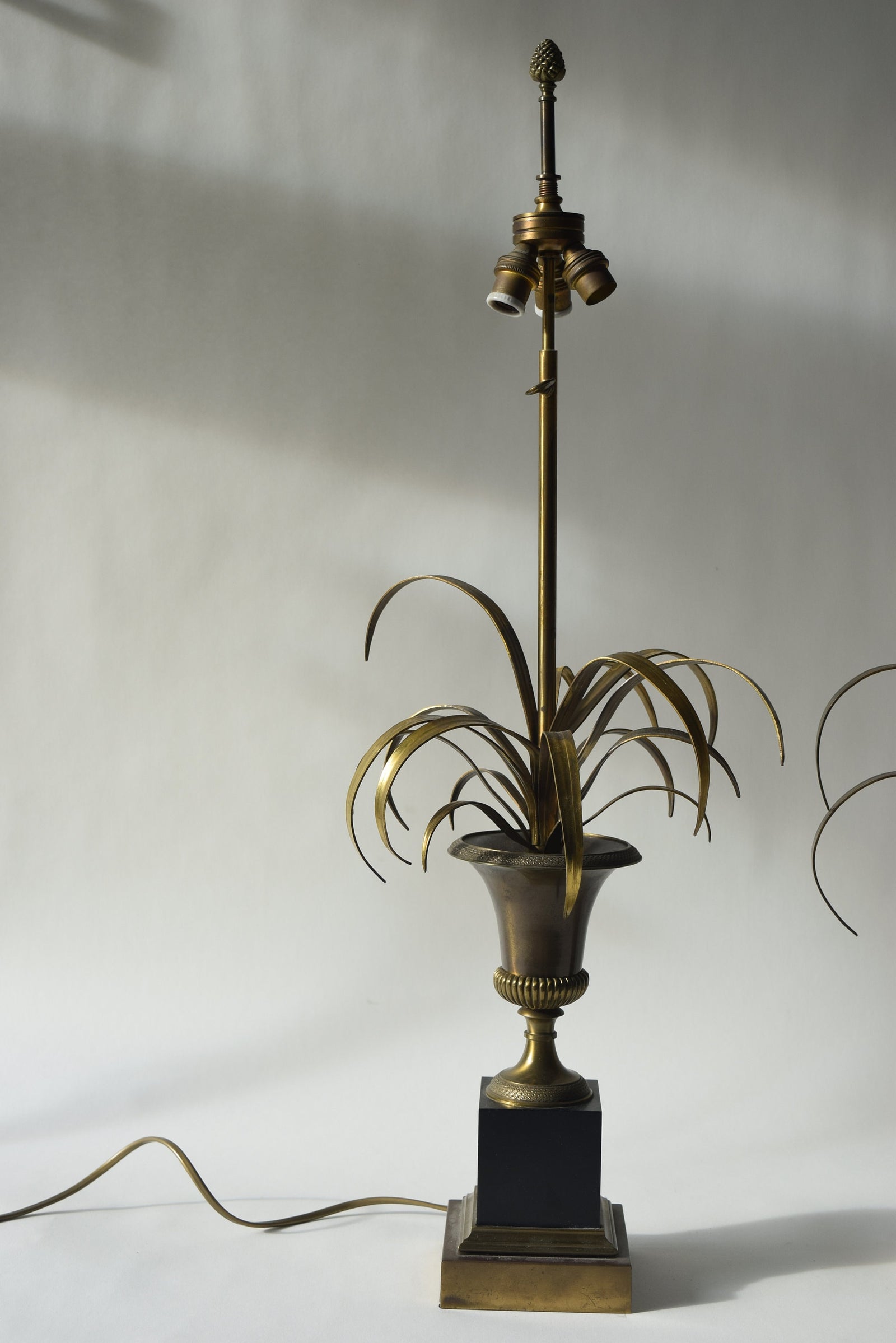 Vintage Maison Charles Brass Palm Table Lamps, French Mid-Century Hollywood Regency Pair, "Vase Roseaux" Design, 1950s