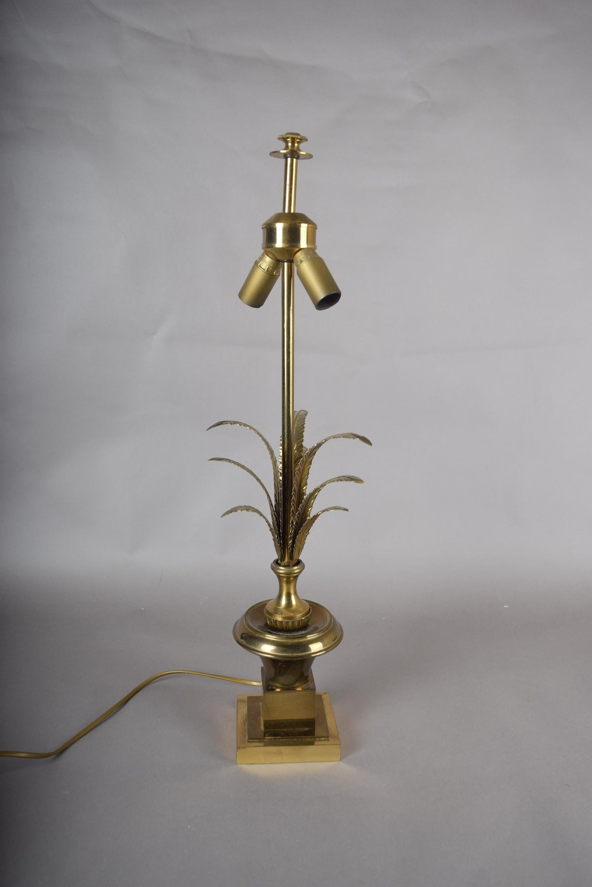 Vintage Brass Palm Frond Table Lamp, Urn Form, Dual Socket — Hollywood Regency Style, 1960s