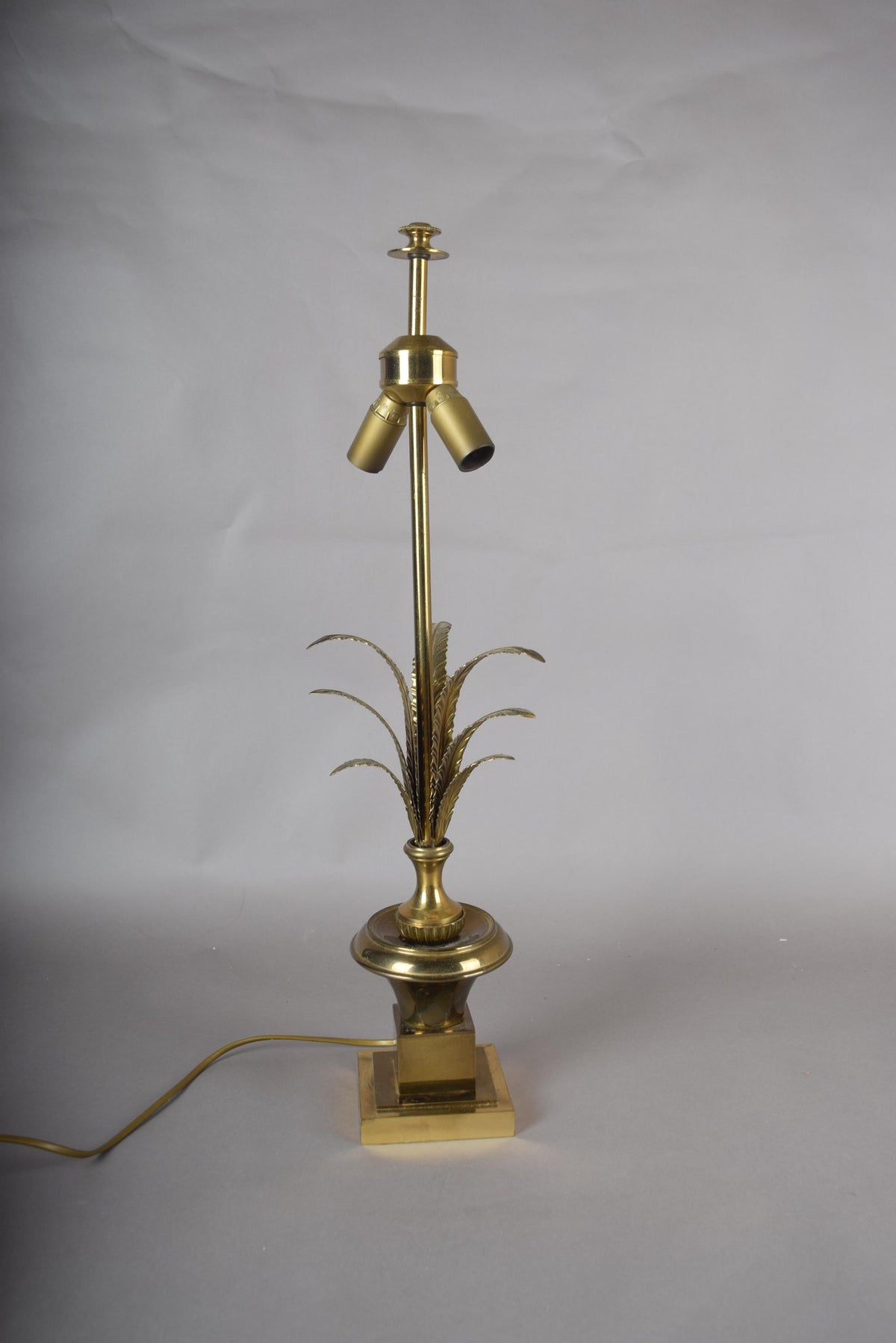 Vintage Brass Palm Frond Table Lamp, Urn Form, Dual Socket — Hollywood Regency Style, 1960s