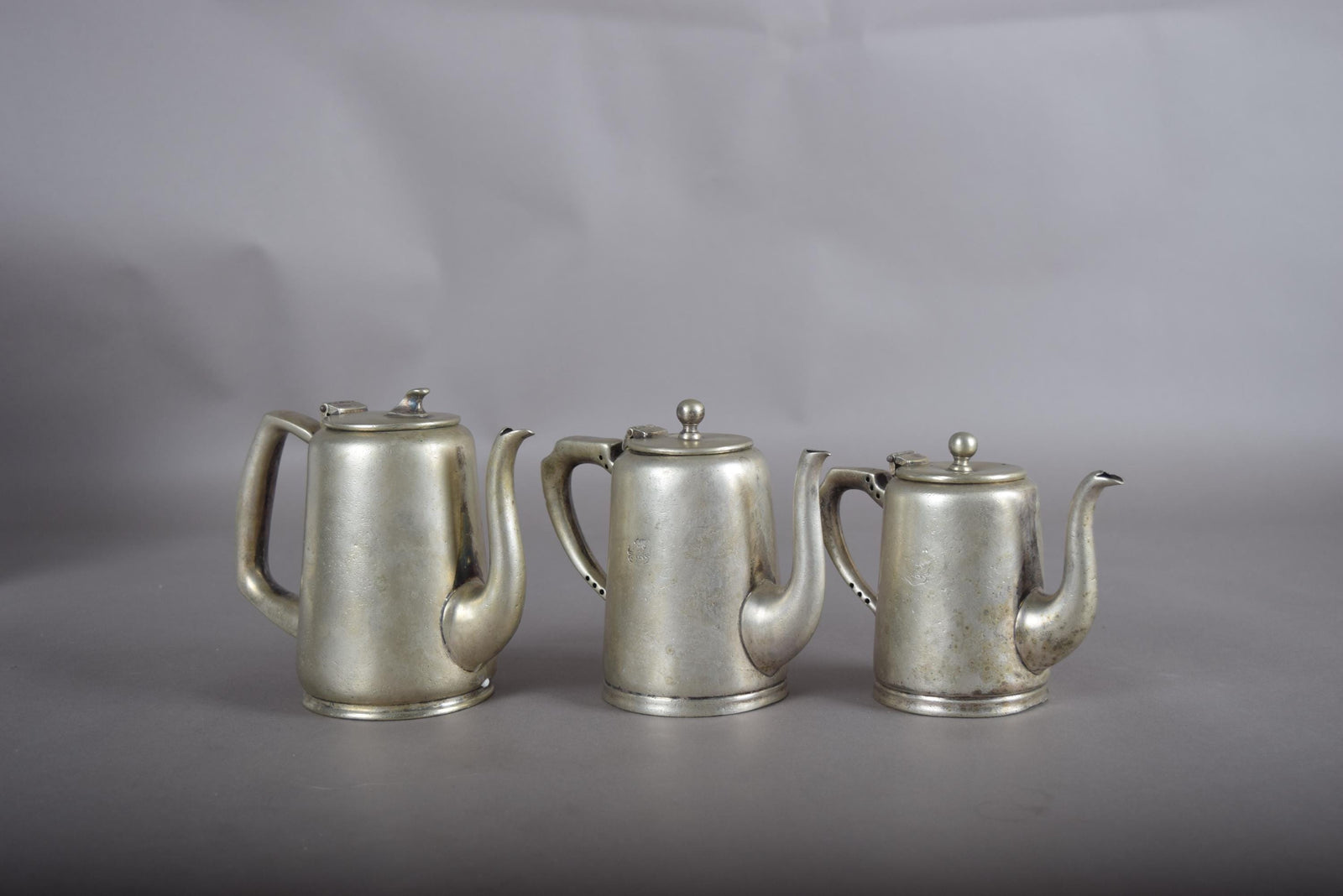 Vintage Set of Three Graduated Silver-Plated Coffee Pots, English EPNS, 1930s