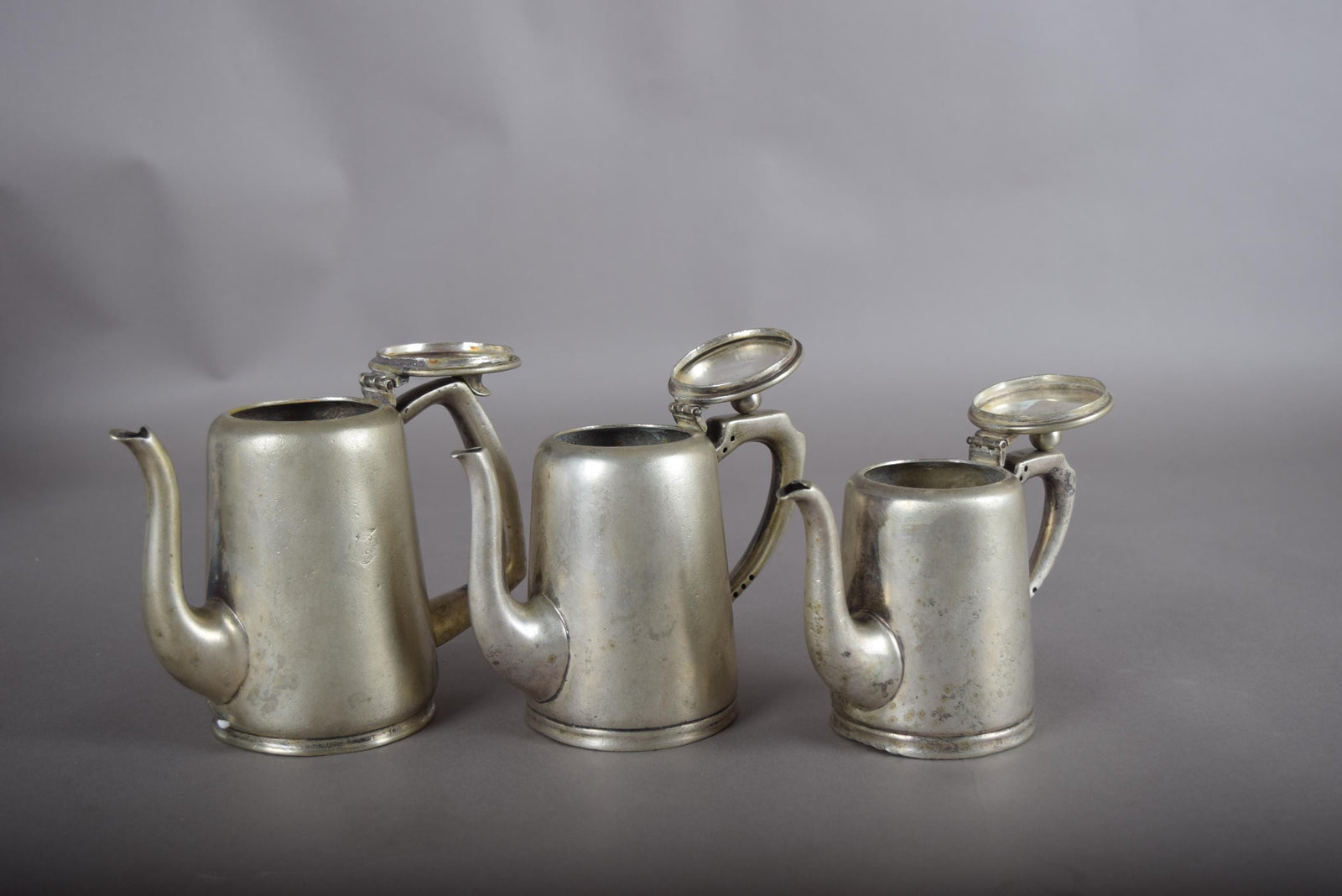 Vintage Set of Three Graduated Silver-Plated Coffee Pots, English EPNS, 1930s