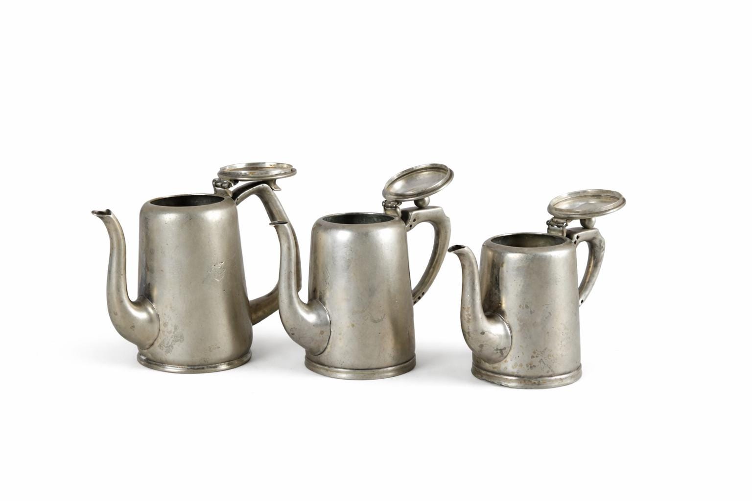Vintage Set of Three Graduated Silver-Plated Coffee Pots, English EPNS, 1930s