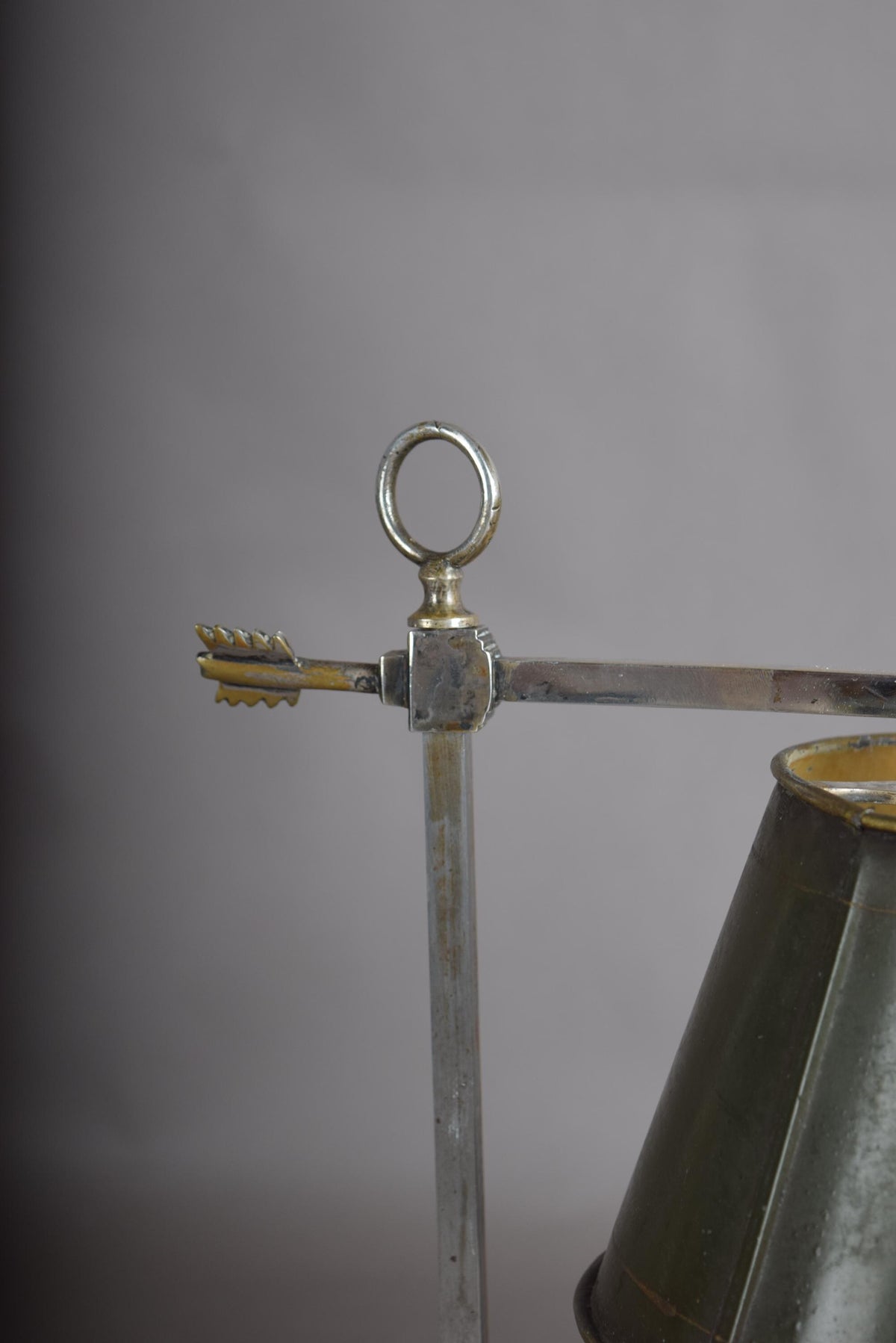 Single-Arm Bouillotte Desk Lamp, Silvered Metal with Arrow Locking Mechanism, Olive Tole Shade, 1950s