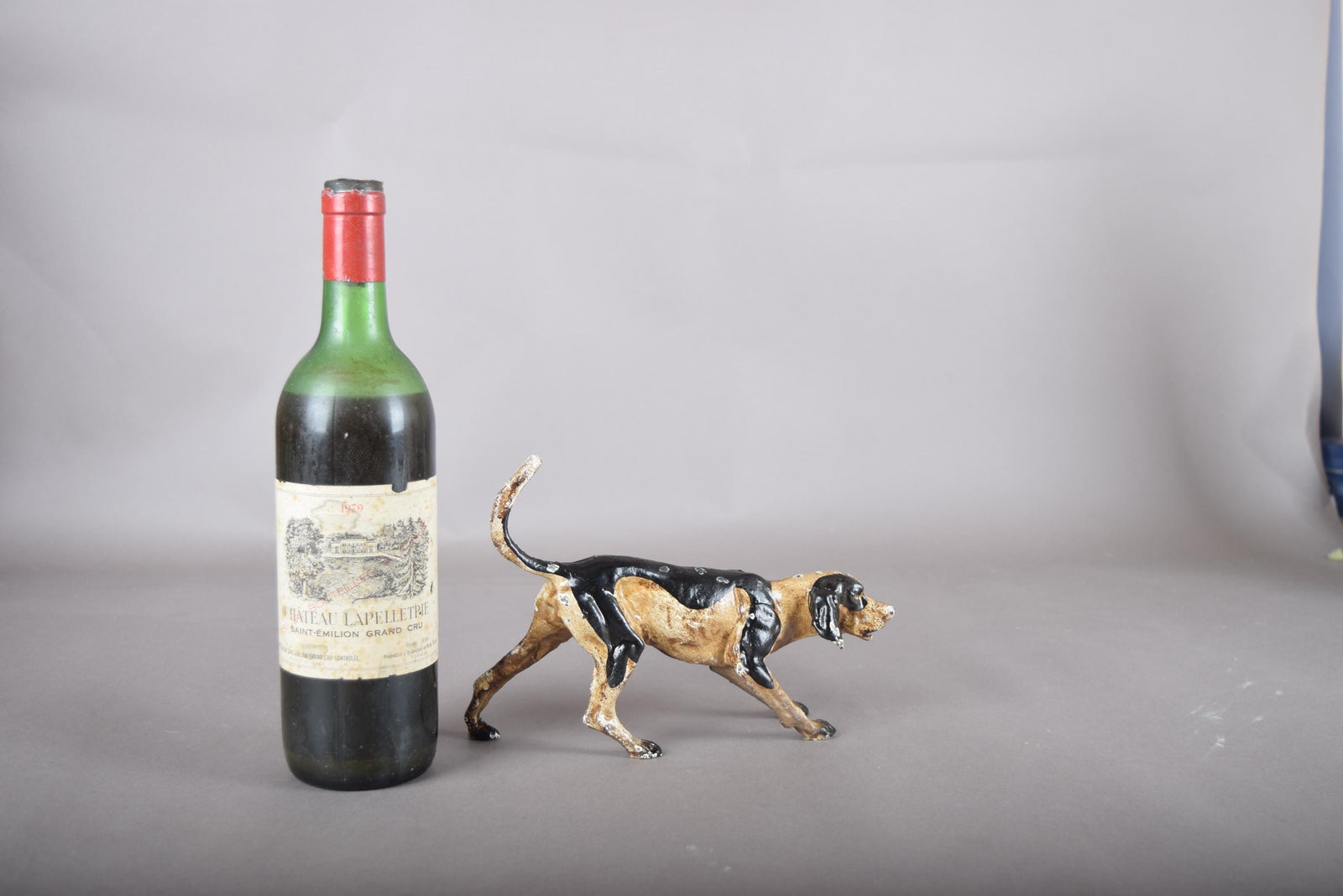 Vintage Circa 1930-1960 Hand-Painted Cast Metal Foxhound Figurine – English Sporting Country Decor Collectible
