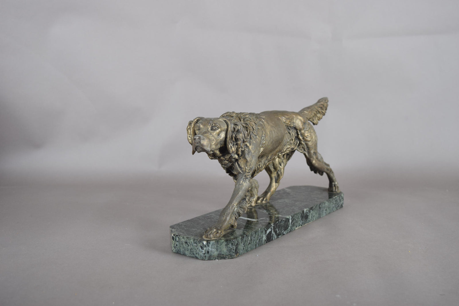 Vintage Patinated Spelter English Setter Dog Sculpture, Green Marble Base, Animalier Style, 1930s