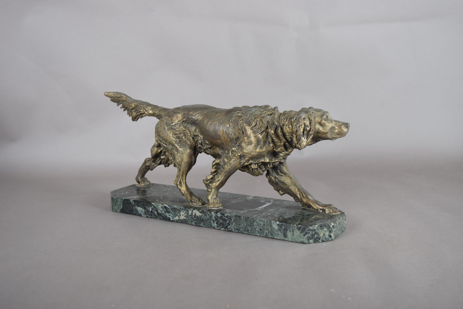 Vintage Patinated Spelter English Setter Dog Sculpture, Green Marble Base, Animalier Style, 1930s