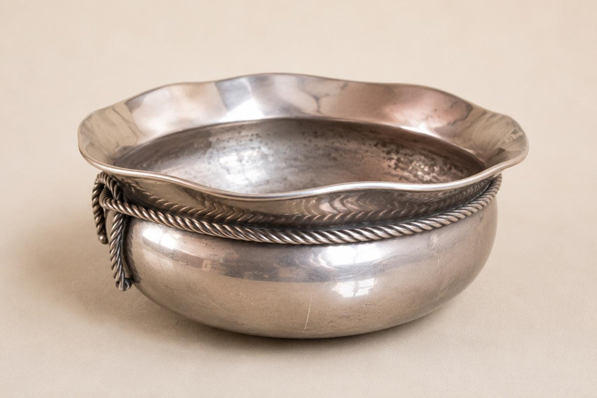 Vintage Ercuis Silver-Plated Bowl with Rope-Knot Border and Scalloped Rim, 20.5 cm
