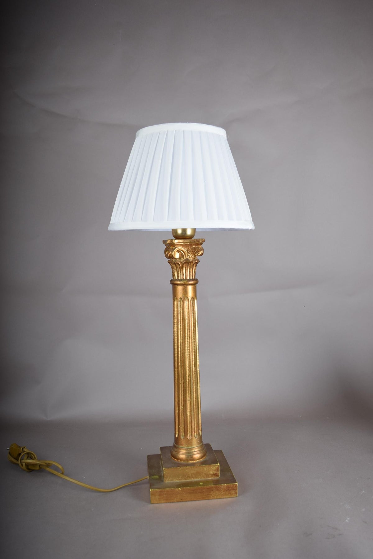 Vintage Italian Neoclassical Style Gilt Wood Column Table Lamp