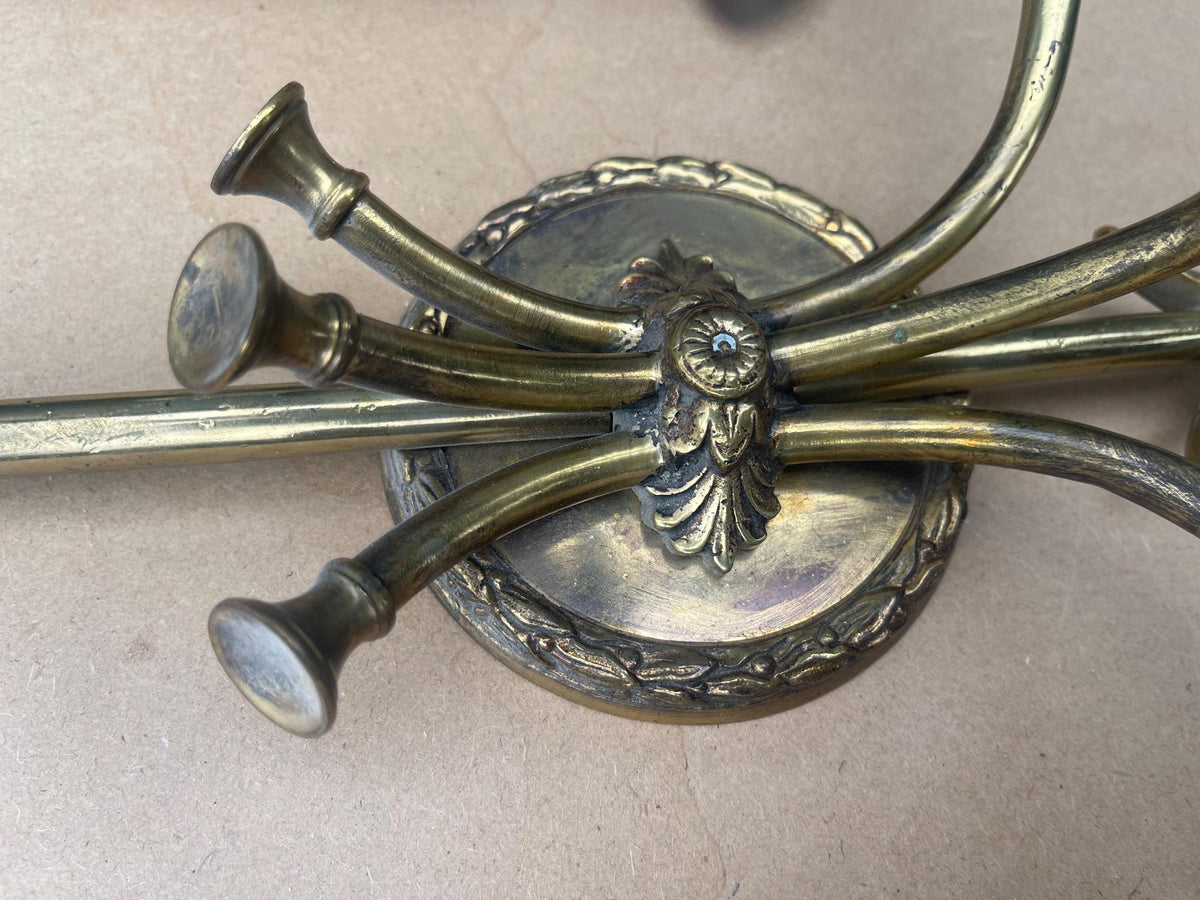 Gilt bronze Three-Arm Wall Sconce, Quiver and Foliate Backplate,