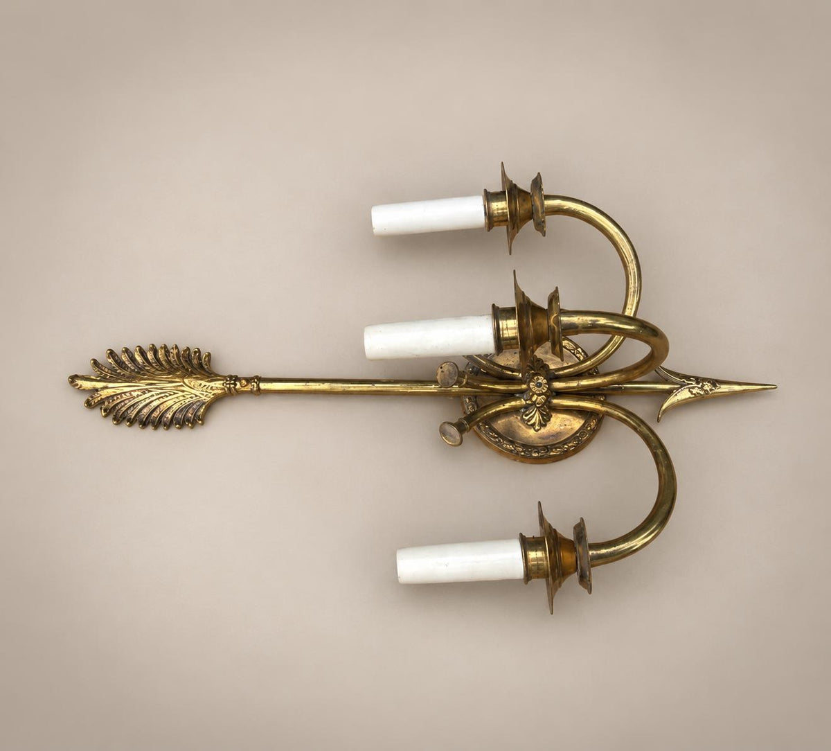 Gilt bronze Three-Arm Wall Sconce, Quiver and Foliate Backplate,