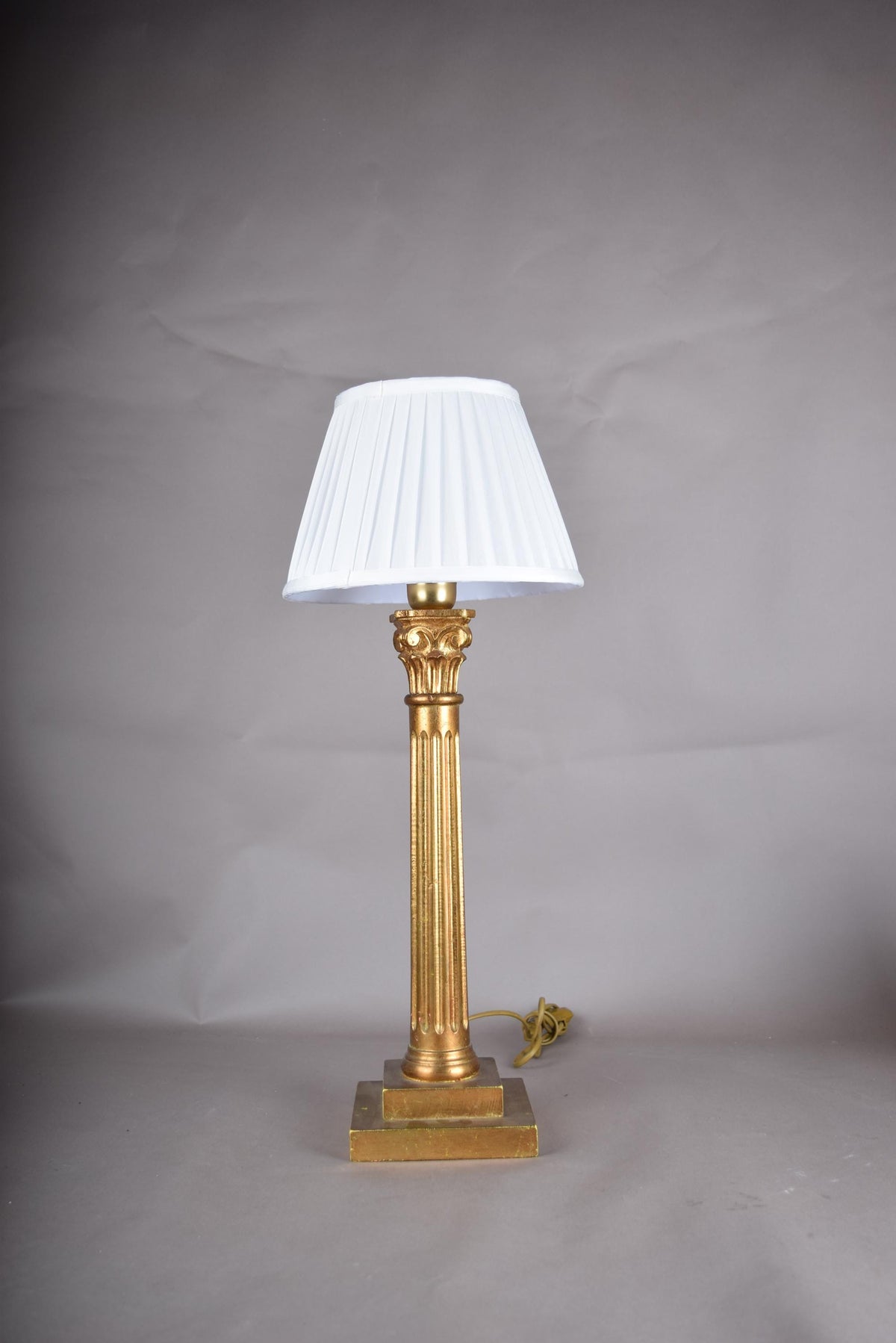 Vintage Italian Neoclassical Style Gilt Wood Column Table Lamp