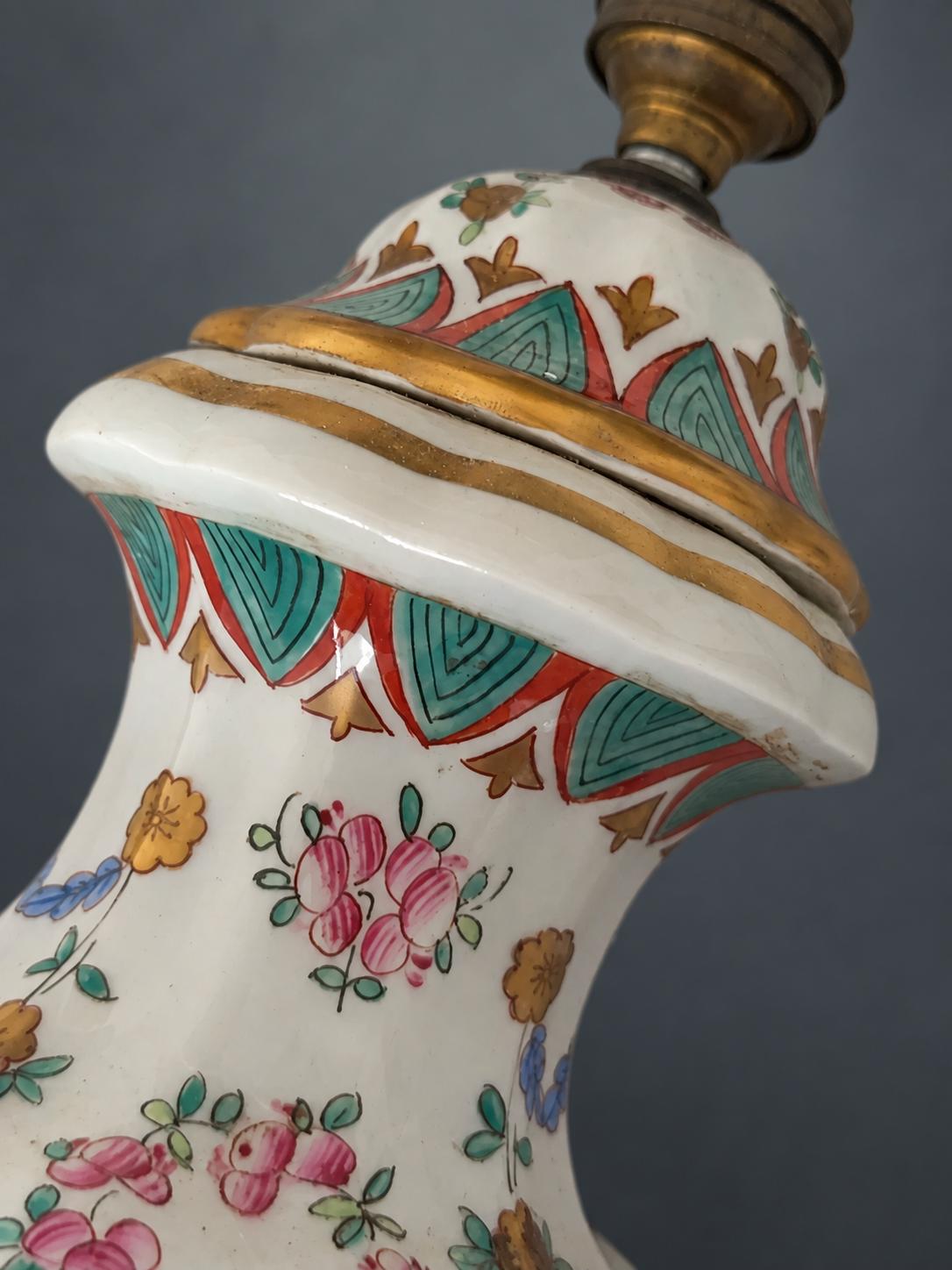 Vintage Compagnie des Indes Style Ceramic Vase Lamp Base, Famille Rose Floral Sprays and Gilt Trim on Octagonal Base